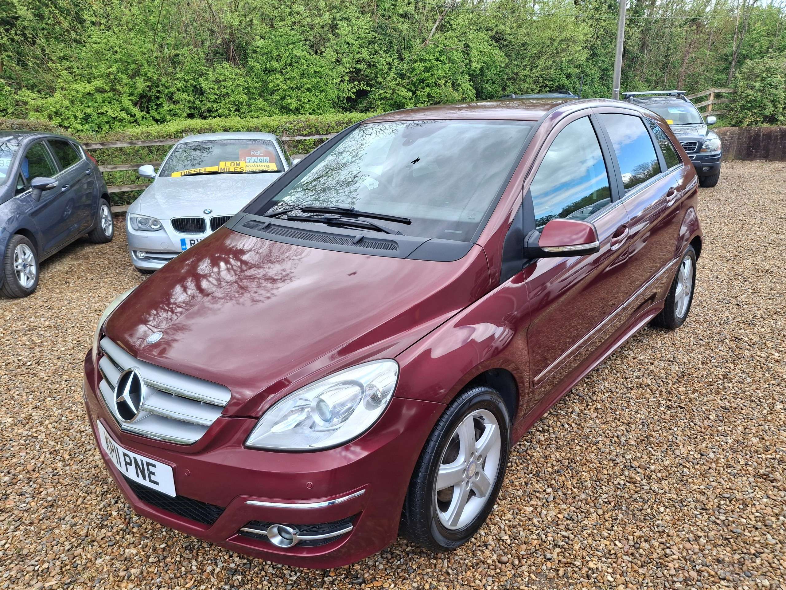 A 2011 MERCEDES-BENZ B CLASS 2.0 B200 CDI SE MPV 5dr Diesel CVT (146 g/km, 140 bhp) A 2011 MERCEDES-BENZ B CLASS 2.0 B200 CDI SE MPV 5dr Diesel CVT (146 g/km, 140 bhp)