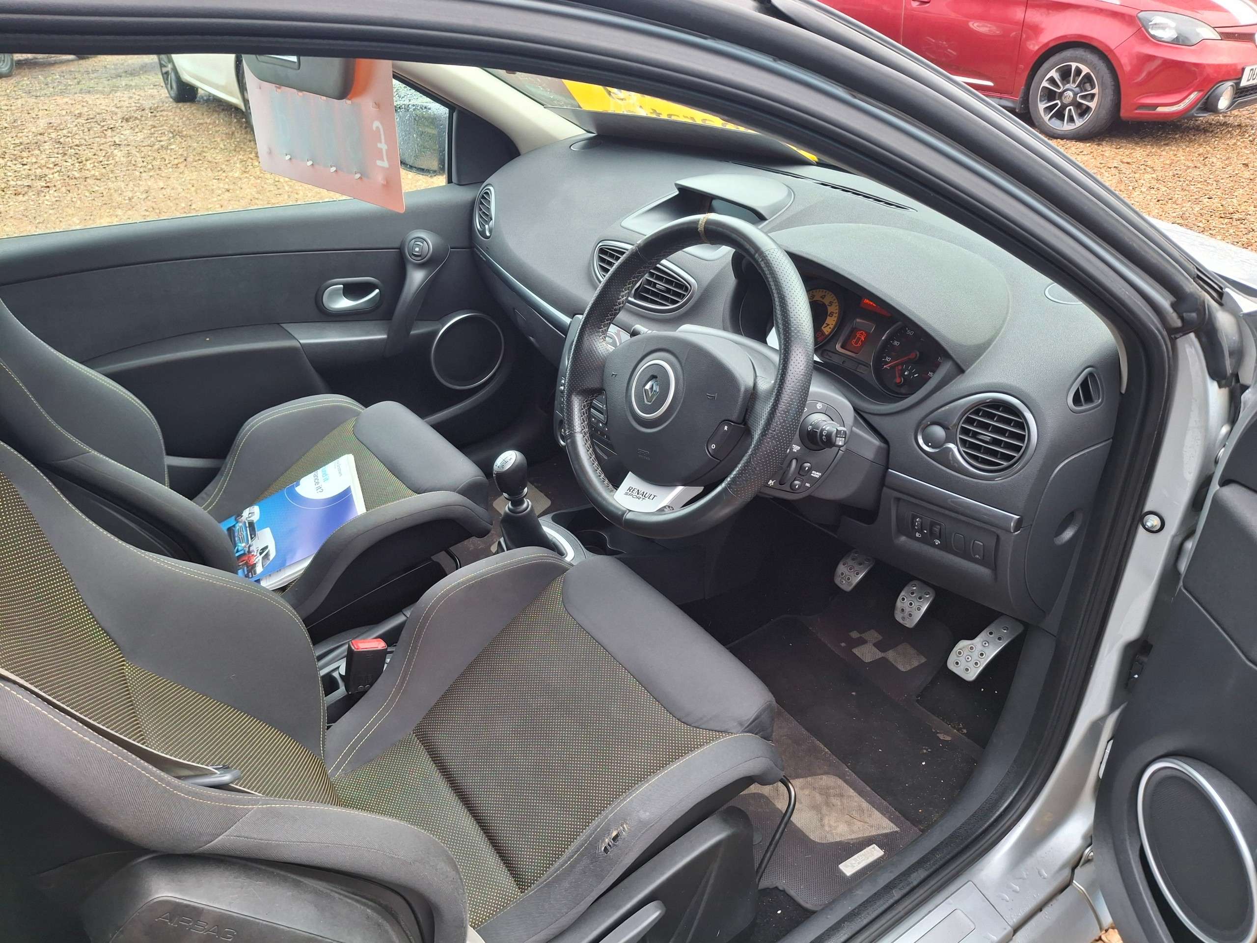 2011 RENAULT CLIO 2011 RENAULT CLIO
