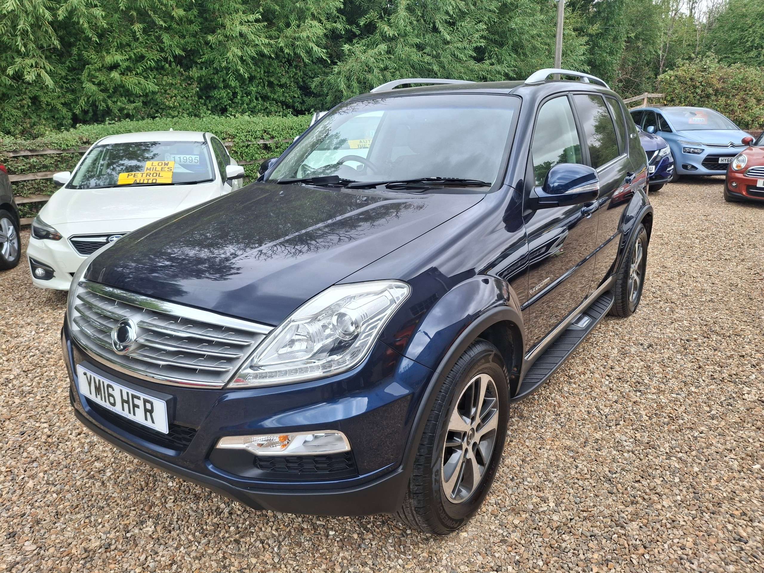 A 2016 SSANGYONG REXTON 2.0 e-XDi EX SUV 5dr Diesel T-Tronic 4WD Euro 5 (155 ps) A 2016 SSANGYONG REXTON 2.0 e-XDi EX SUV 5dr Diesel T-Tronic 4WD Euro 5 (155 ps)