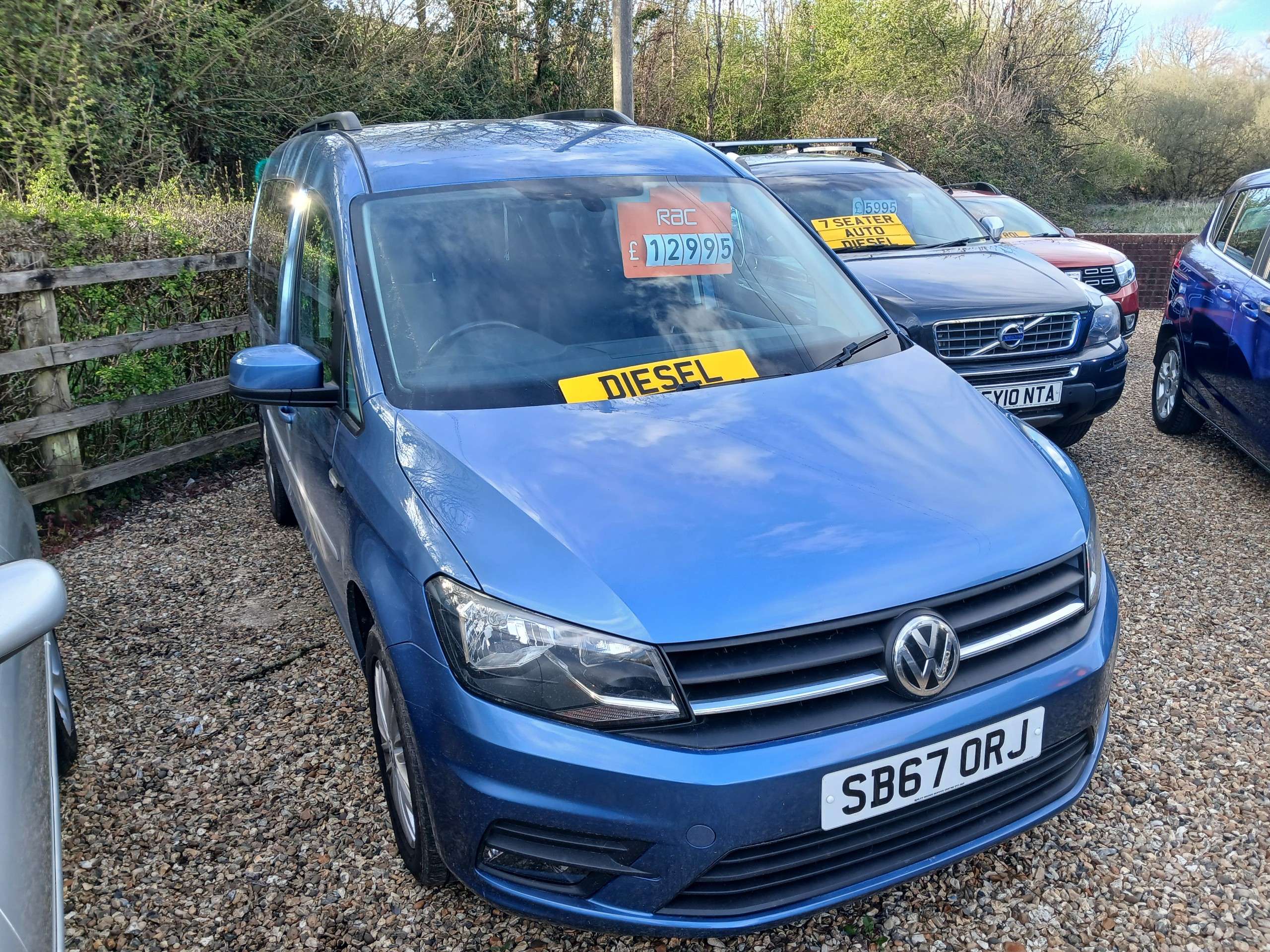 A 2017 VOLKSWAGEN CADDY MAXI 2.0 TDi C20 Maxi Combi Van 5dr Diesel Manual FWD (Window) (128 g/km, 101 bhp) A 2017 VOLKSWAGEN CADDY MAXI 2.0 TDi C20 Maxi Combi Van 5dr Diesel Manual FWD (Window) (128 g/km, 101 bhp)