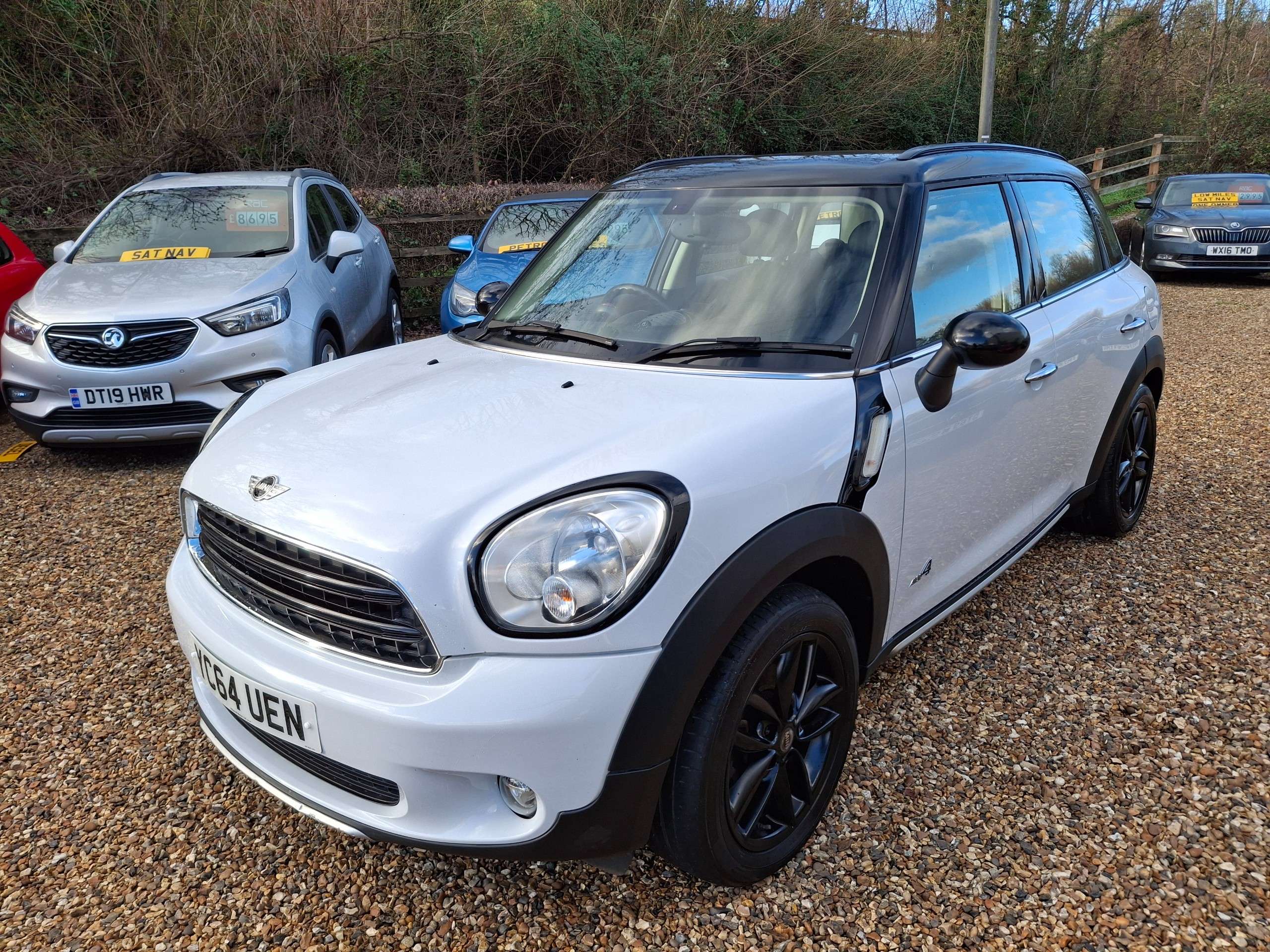 A 2014 MINI COUNTRYMAN 1.6 Cooper D SUV 5dr Diesel Manual ALL4 Euro 6 (s/s) (112 ps) A 2014 MINI COUNTRYMAN 1.6 Cooper D SUV 5dr Diesel Manual ALL4 Euro 6 (s/s) (112 ps)