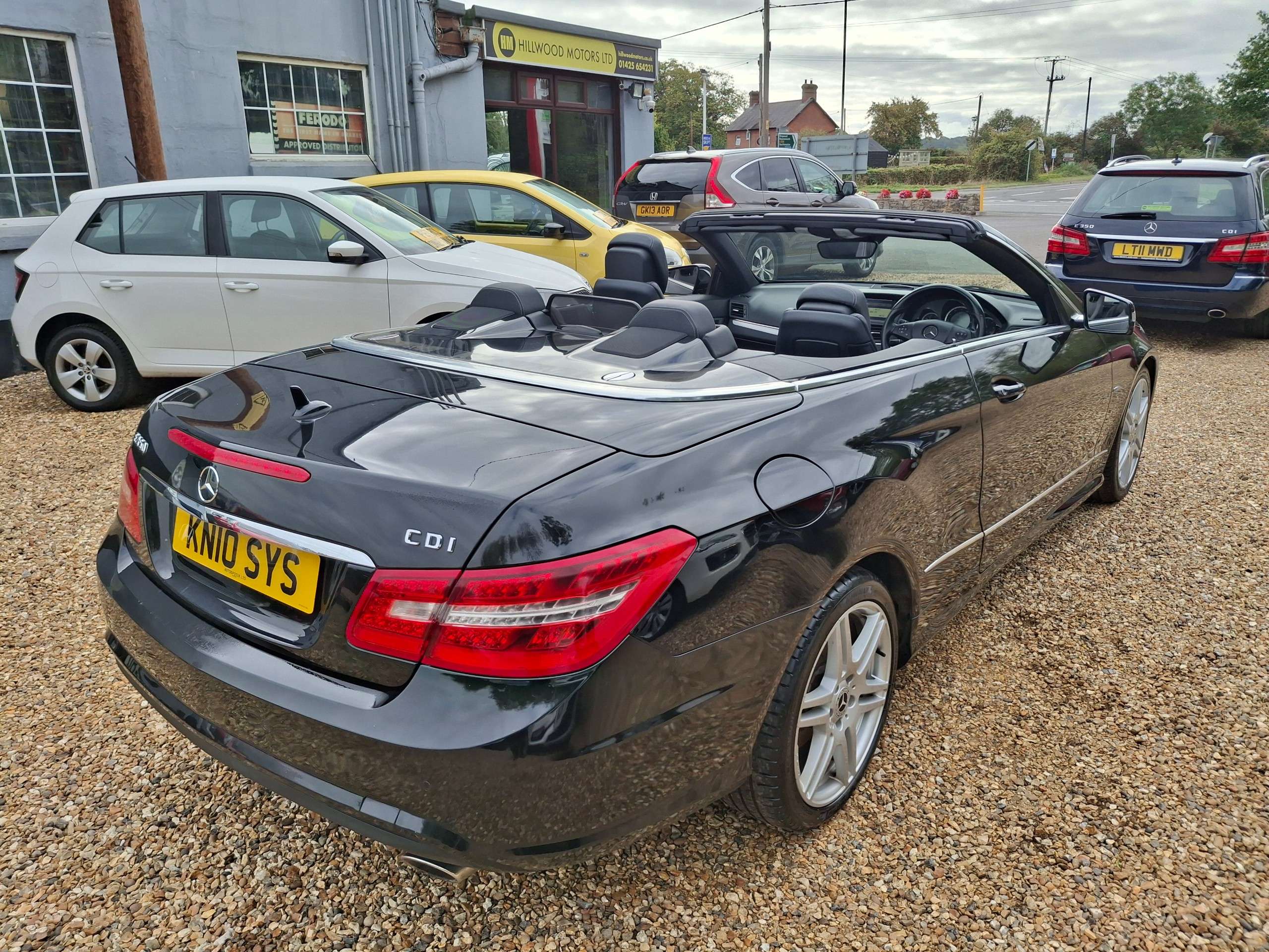 A 2010 MERCEDES-BENZ E CLASS 3.0 E350 CDI V6 BlueEfficiency Sport Cabriolet 2dr Diesel G-Tronic Euro 5 (231 ps) A 2010 MERCEDES-BENZ E CLASS 3.0 E350 CDI V6 BlueEfficiency Sport Cabriolet 2dr Diesel G-Tronic Euro 5 (231 ps)