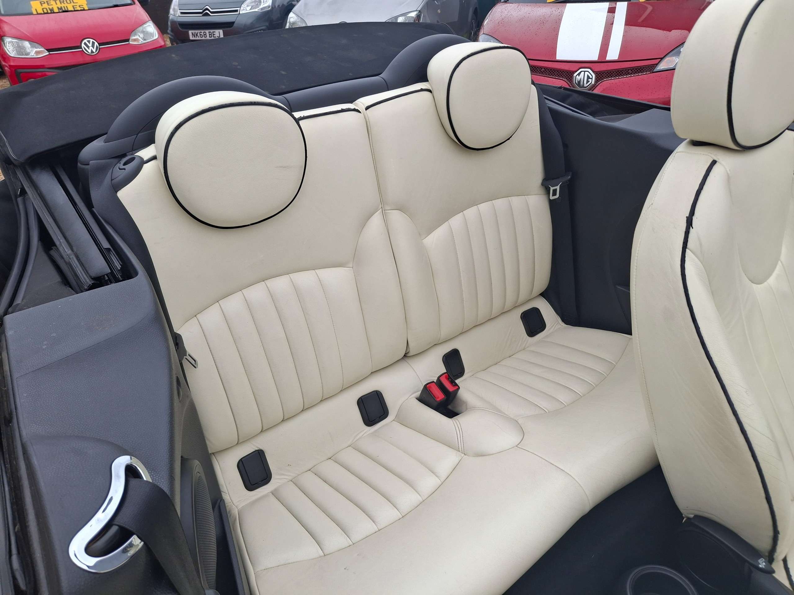 2011 MINI CONVERTIBLE 2011 MINI CONVERTIBLE