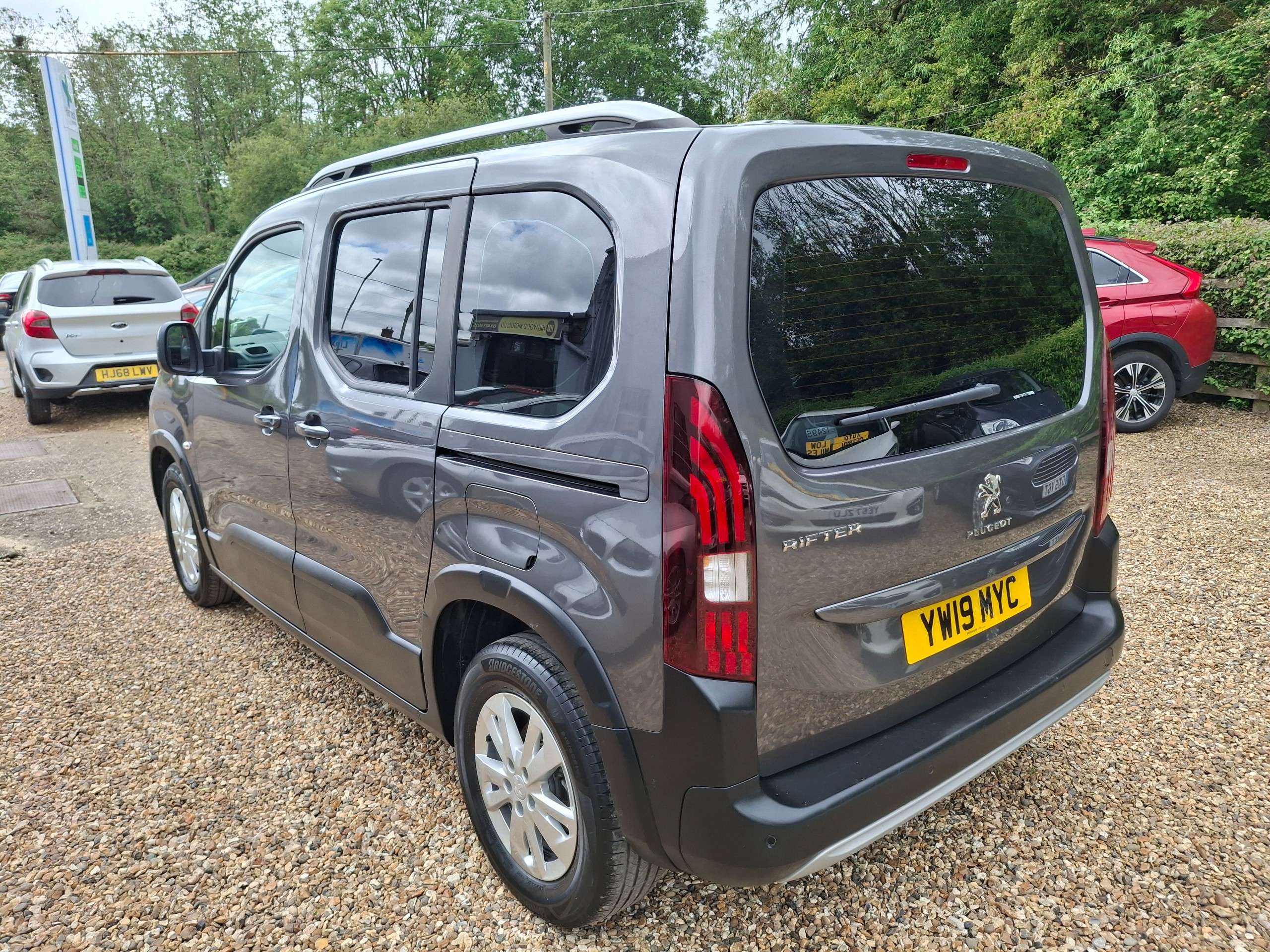 A 2019 PEUGEOT RIFTER 1.5 BlueHDi Allure Standard MPV 5dr Diesel EAT Euro 6 (s/s) (130 ps) A 2019 PEUGEOT RIFTER 1.5 BlueHDi Allure Standard MPV 5dr Diesel EAT Euro 6 (s/s) (130 ps)