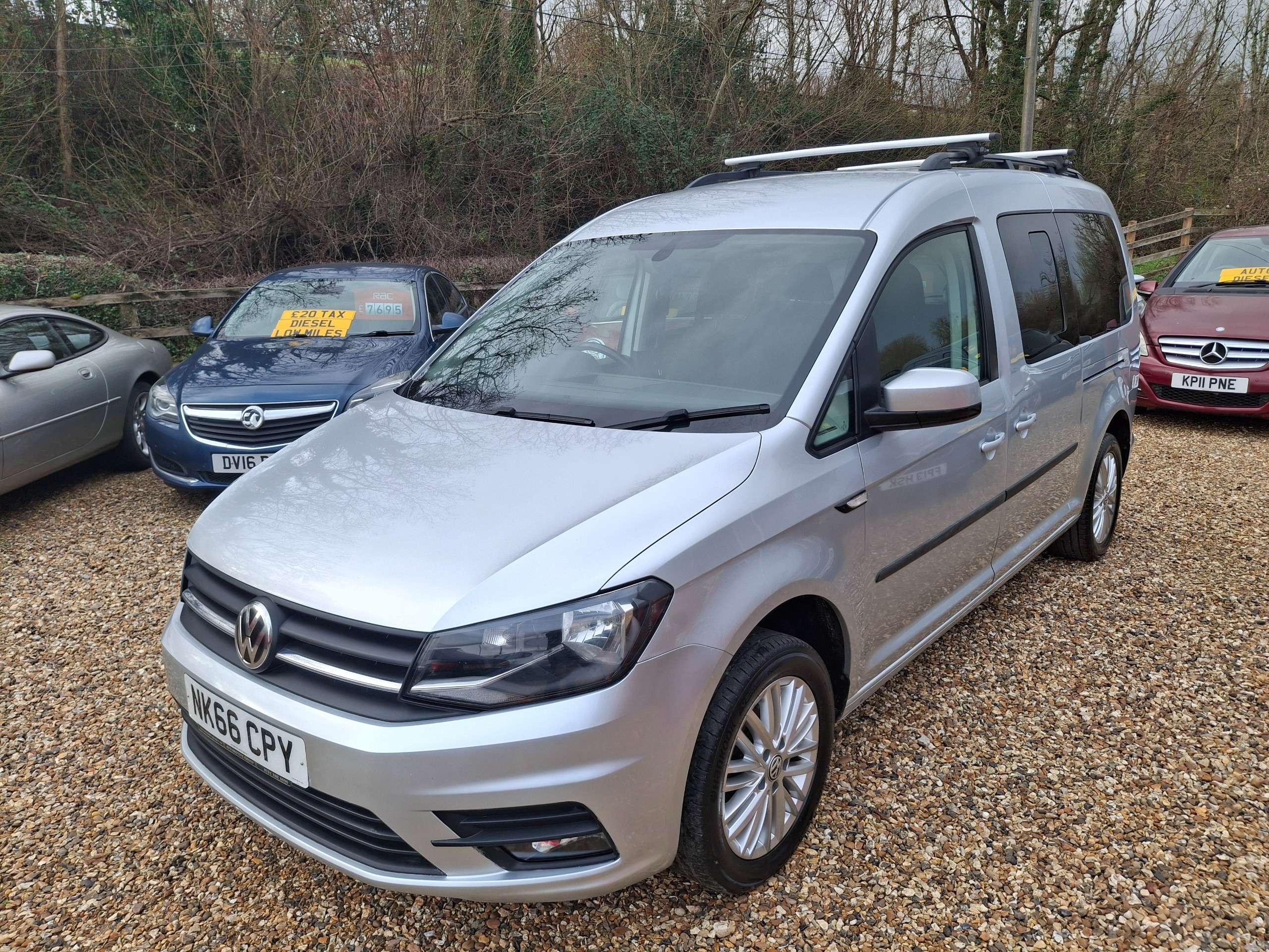 A 2016 VOLKSWAGEN CADDY MAXI LIFE 2.0 TDI BlueMotion Tech MPV 5dr Diesel Manual Euro 6 (s/s) (102 ps) A 2016 VOLKSWAGEN CADDY MAXI LIFE 2.0 TDI BlueMotion Tech MPV 5dr Diesel Manual Euro 6 (s/s) (102 ps)