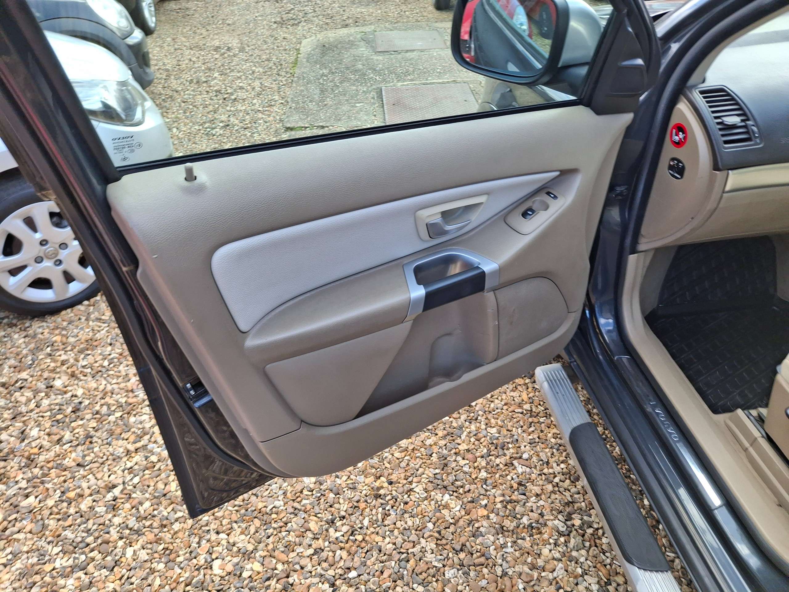 2010 VOLVO XC90 2010 VOLVO XC90