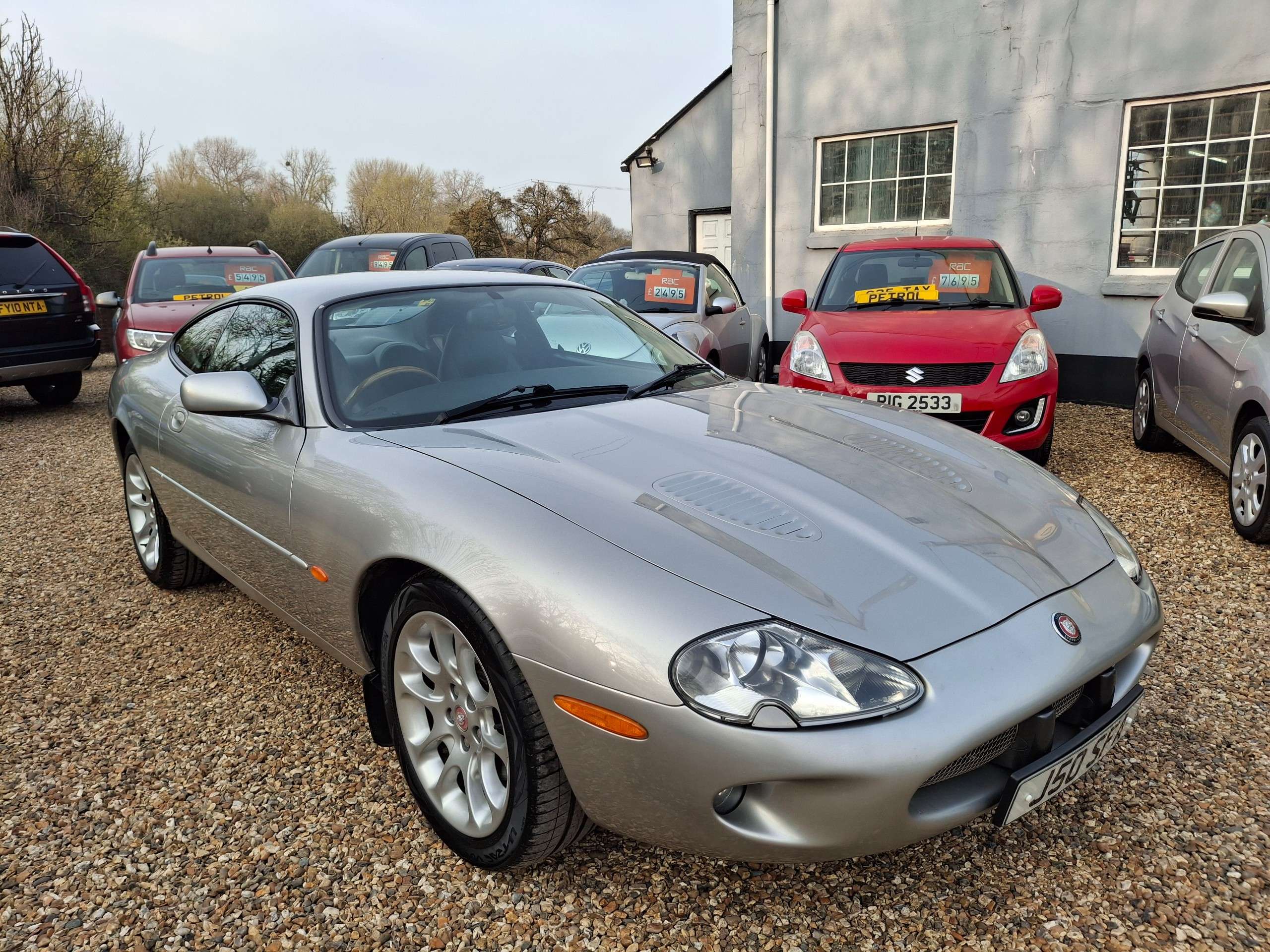 A 1998 JAGUAR XKR A 1998 JAGUAR XKR