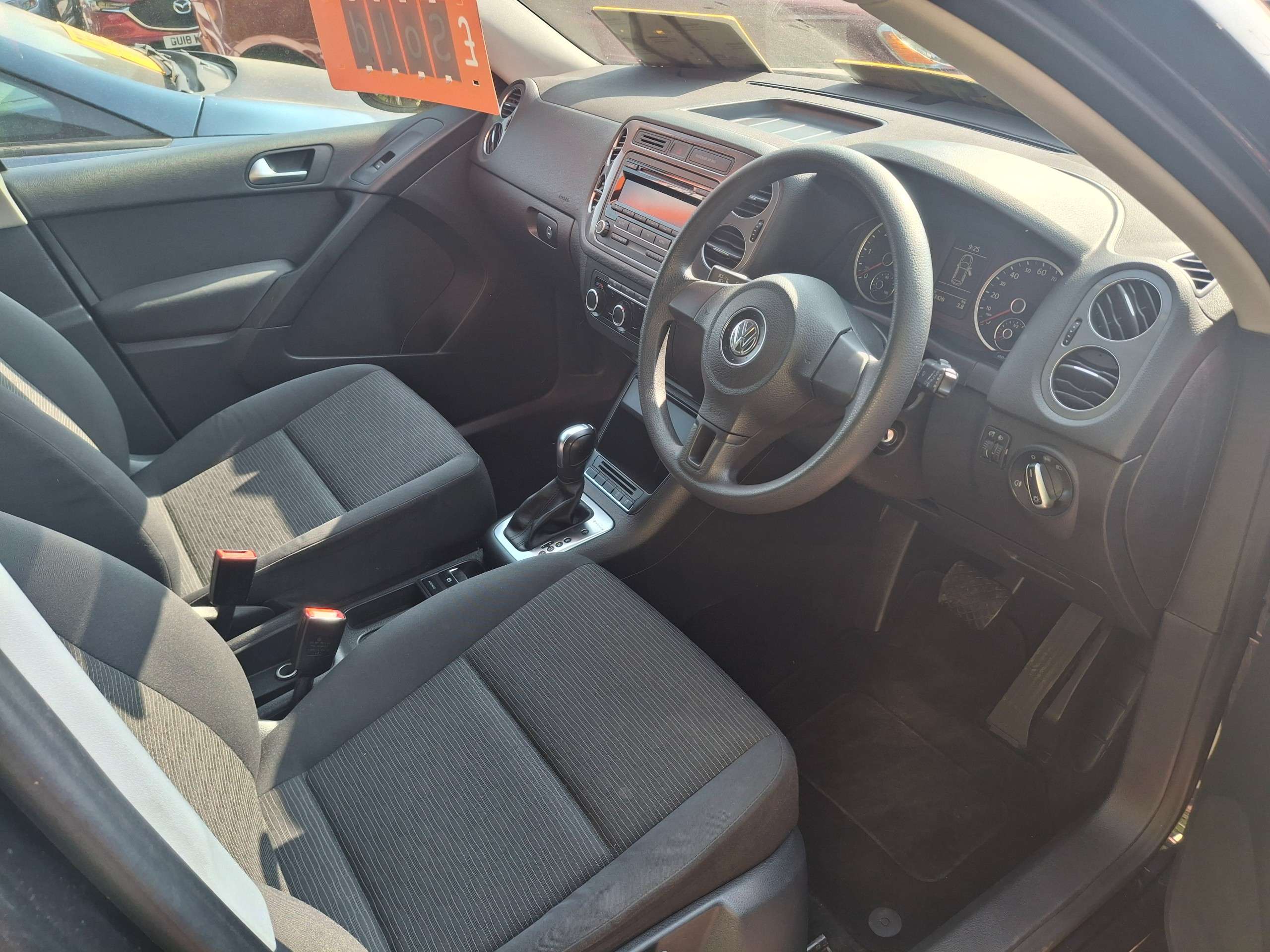 A 2013 VOLKSWAGEN TIGUAN 2.0 TDI BlueMotion Tech S SUV 5dr Diesel DSG 4WD Euro 5 (s/s) (140 ps) A 2013 VOLKSWAGEN TIGUAN 2.0 TDI BlueMotion Tech S SUV 5dr Diesel DSG 4WD Euro 5 (s/s) (140 ps)