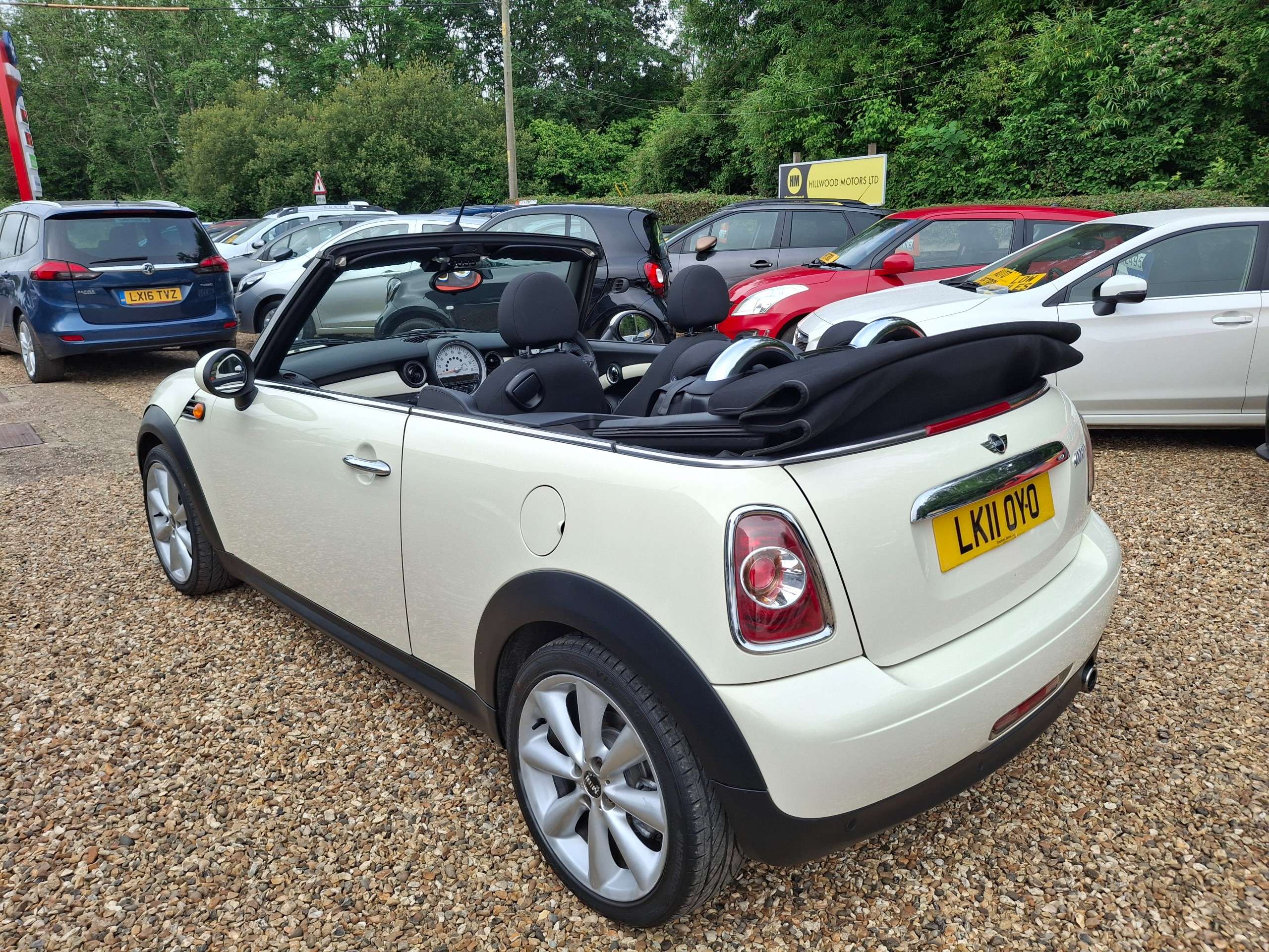 2011 MINI CONVERTIBLE 2011 MINI CONVERTIBLE