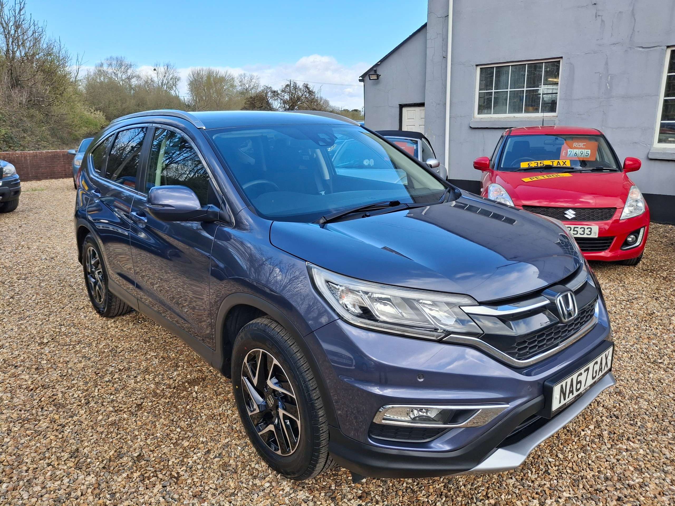 A 2017 HONDA CR-V 1.6 i-DTEC SE Plus Navi SUV 5dr Diesel Manual Euro 6 (s/s) (120 ps) A 2017 HONDA CR-V 1.6 i-DTEC SE Plus Navi SUV 5dr Diesel Manual Euro 6 (s/s) (120 ps)