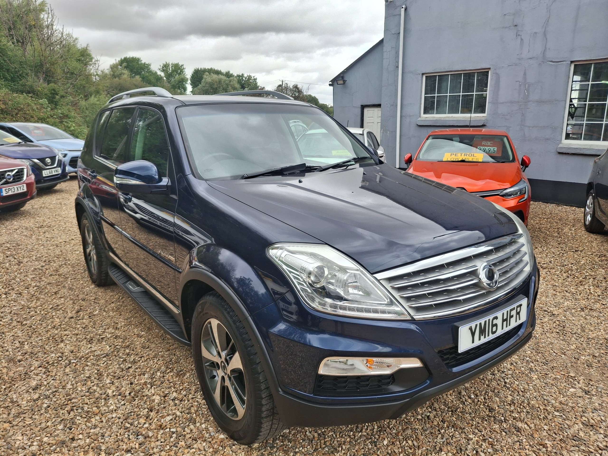 A 2016 SSANGYONG REXTON 2.0 e-XDi EX SUV 5dr Diesel T-Tronic 4WD Euro 5 (155 ps) A 2016 SSANGYONG REXTON 2.0 e-XDi EX SUV 5dr Diesel T-Tronic 4WD Euro 5 (155 ps)