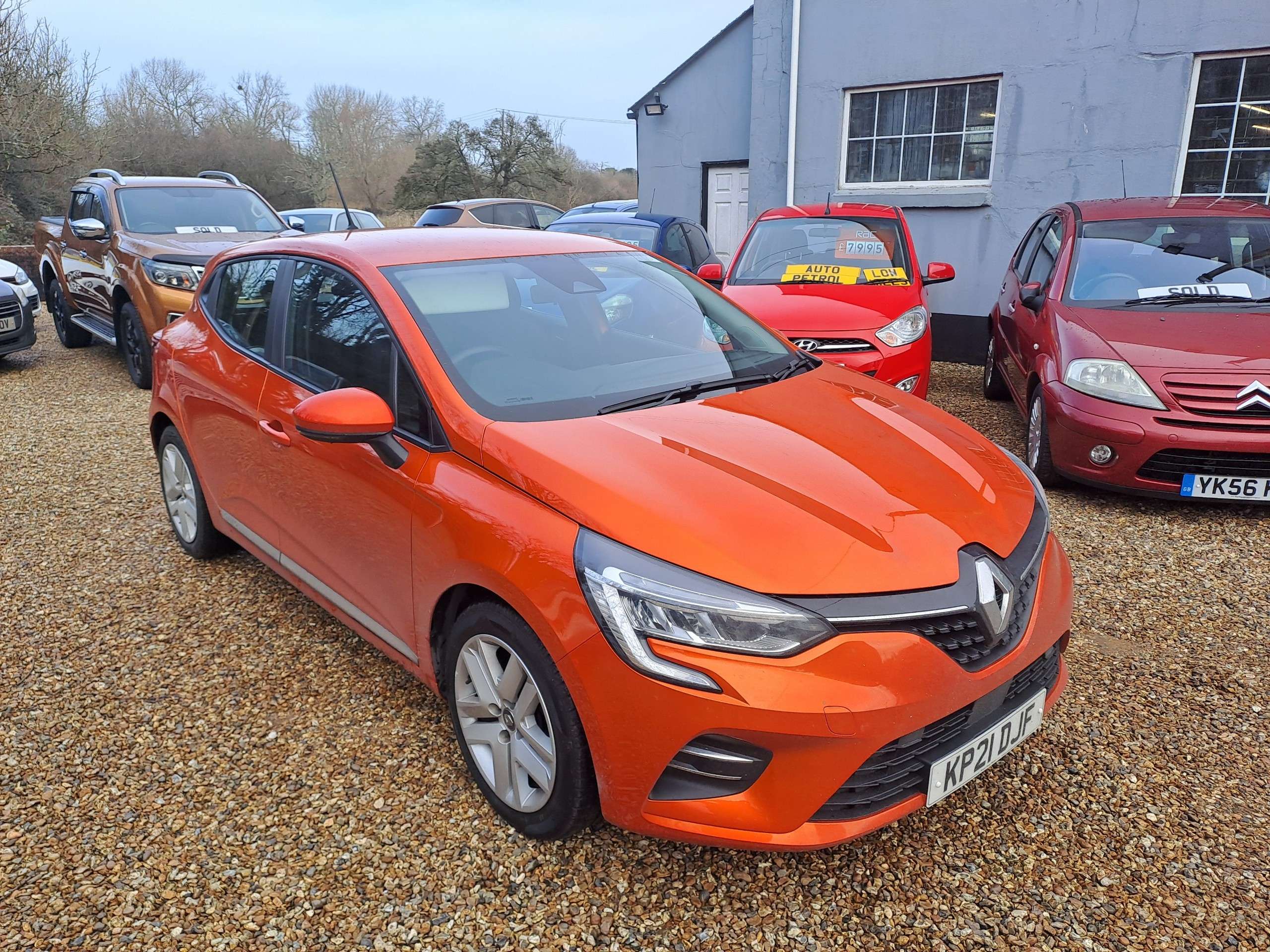 A 2021 RENAULT CLIO 1.0 SCe Play Hatchback 5dr Petrol Manual Euro 6 (s/s) (75 ps) A 2021 RENAULT CLIO 1.0 SCe Play Hatchback 5dr Petrol Manual Euro 6 (s/s) (75 ps)