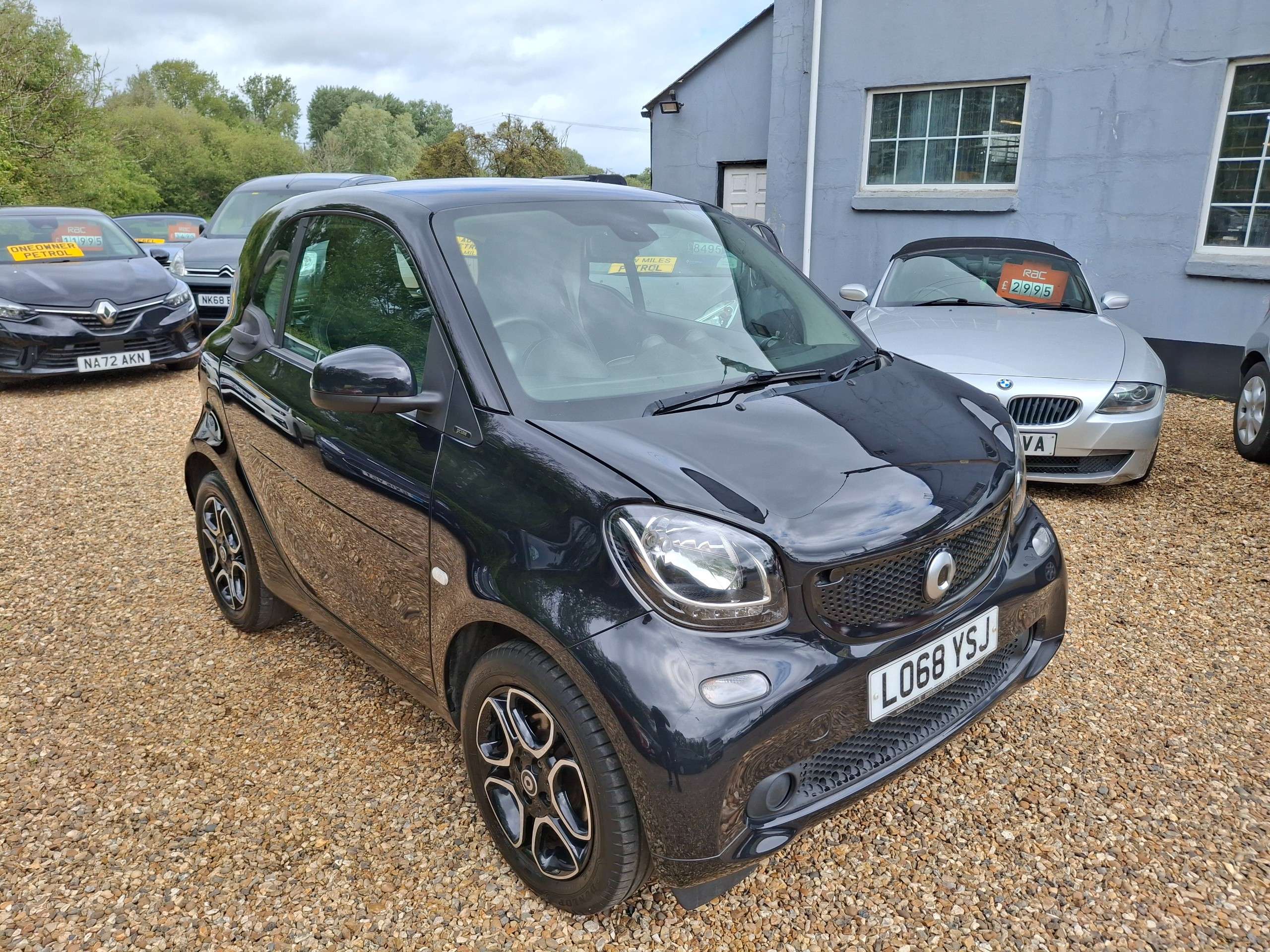 A 2018 SMART FORTWO 0.9T Prime (Premium) Coupe 2dr Petrol Twinamic Euro 6 (s/s) (90 ps) A 2018 SMART FORTWO 0.9T Prime (Premium) Coupe 2dr Petrol Twinamic Euro 6 (s/s) (90 ps)