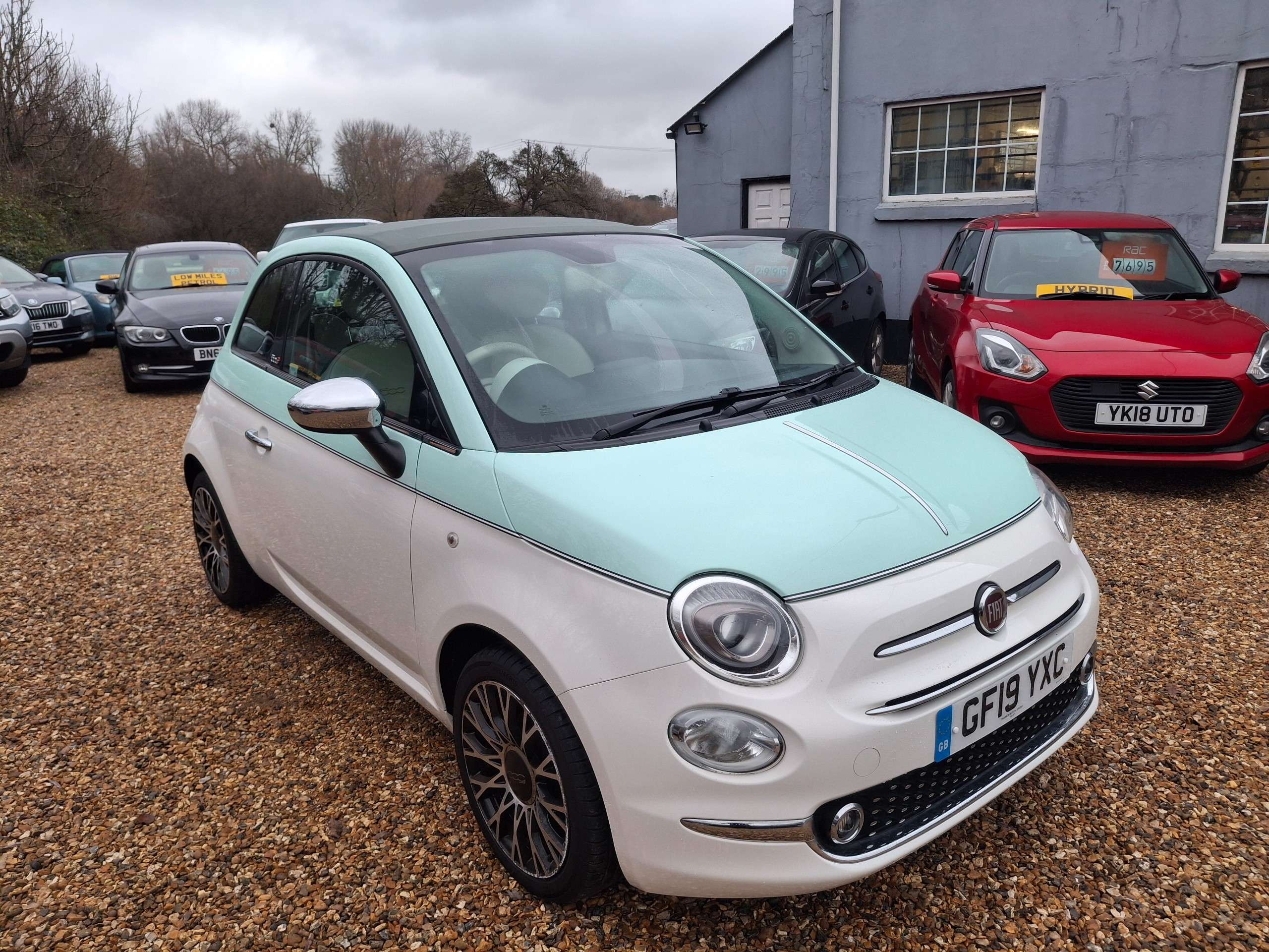 A 2019 FIAT 500C 1.2 Collezione Convertible 2dr Petrol Manual Euro 6 (s/s) (69 bhp) A 2019 FIAT 500C 1.2 Collezione Convertible 2dr Petrol Manual Euro 6 (s/s) (69 bhp)