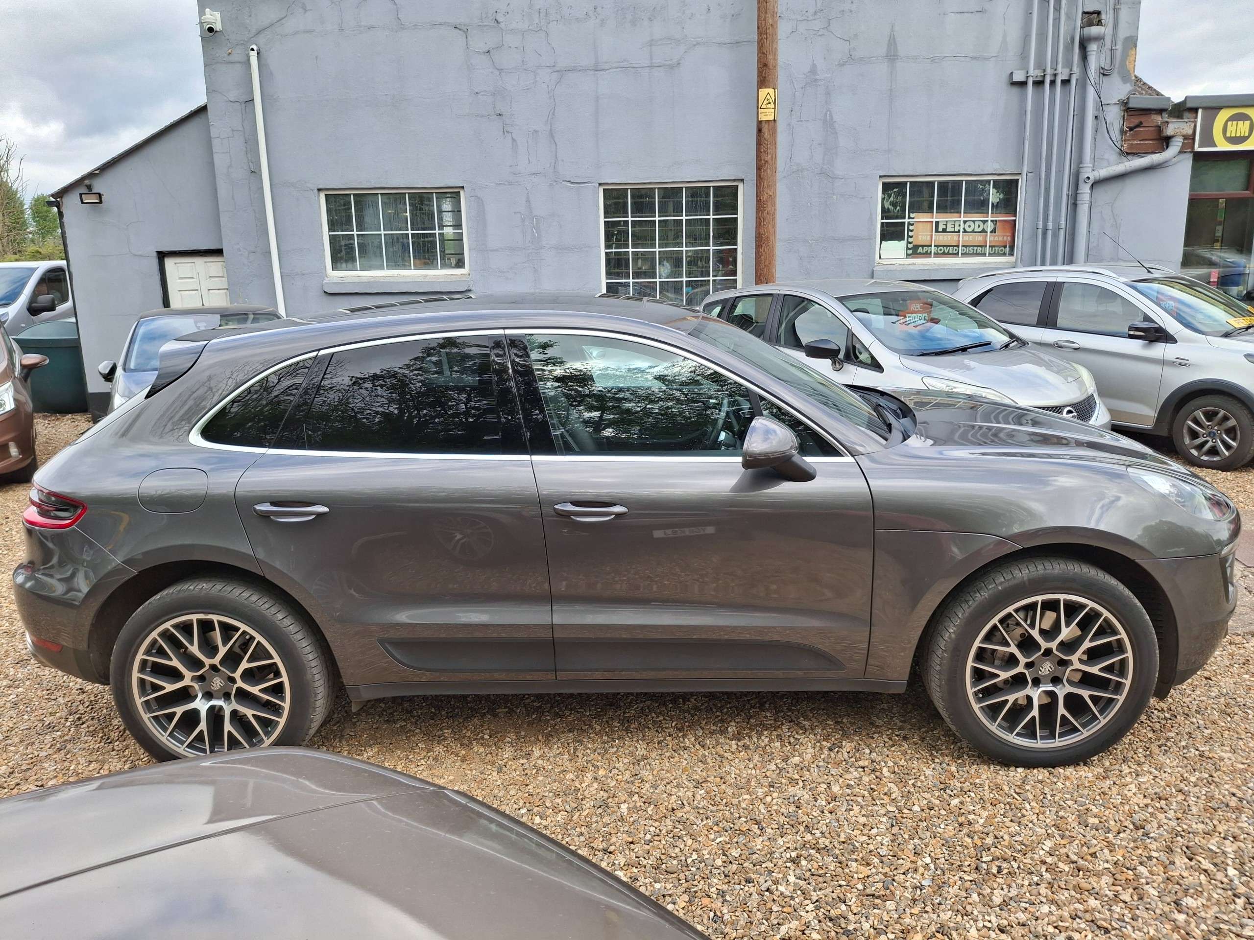 2017 PORSCHE MACAN 2017 PORSCHE MACAN