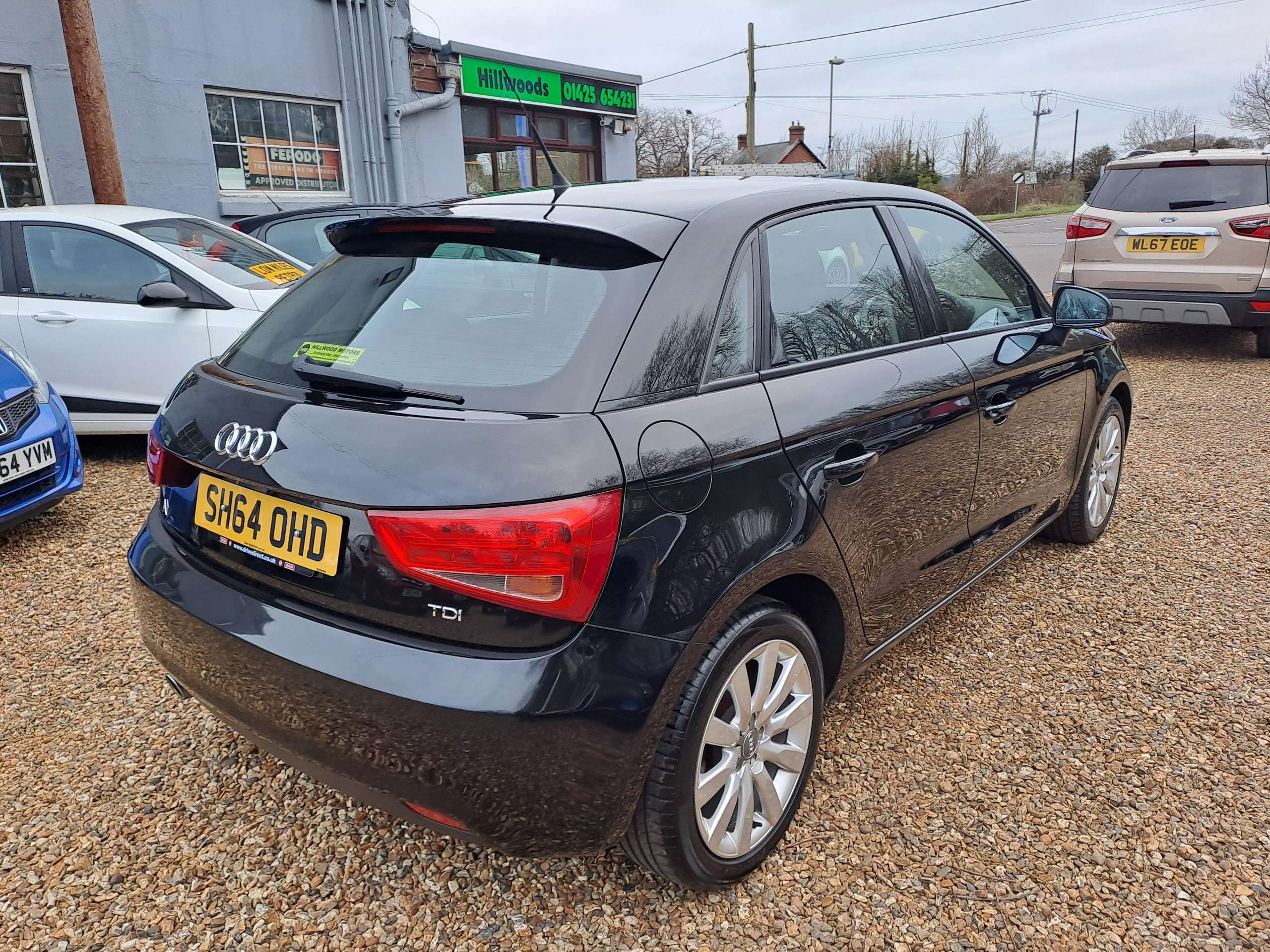 A 2014 AUDI A1 1.6 TDI Sport Sportback 5dr Diesel Manual Euro 5 (s/s) (105 ps) A 2014 AUDI A1 1.6 TDI Sport Sportback 5dr Diesel Manual Euro 5 (s/s) (105 ps)