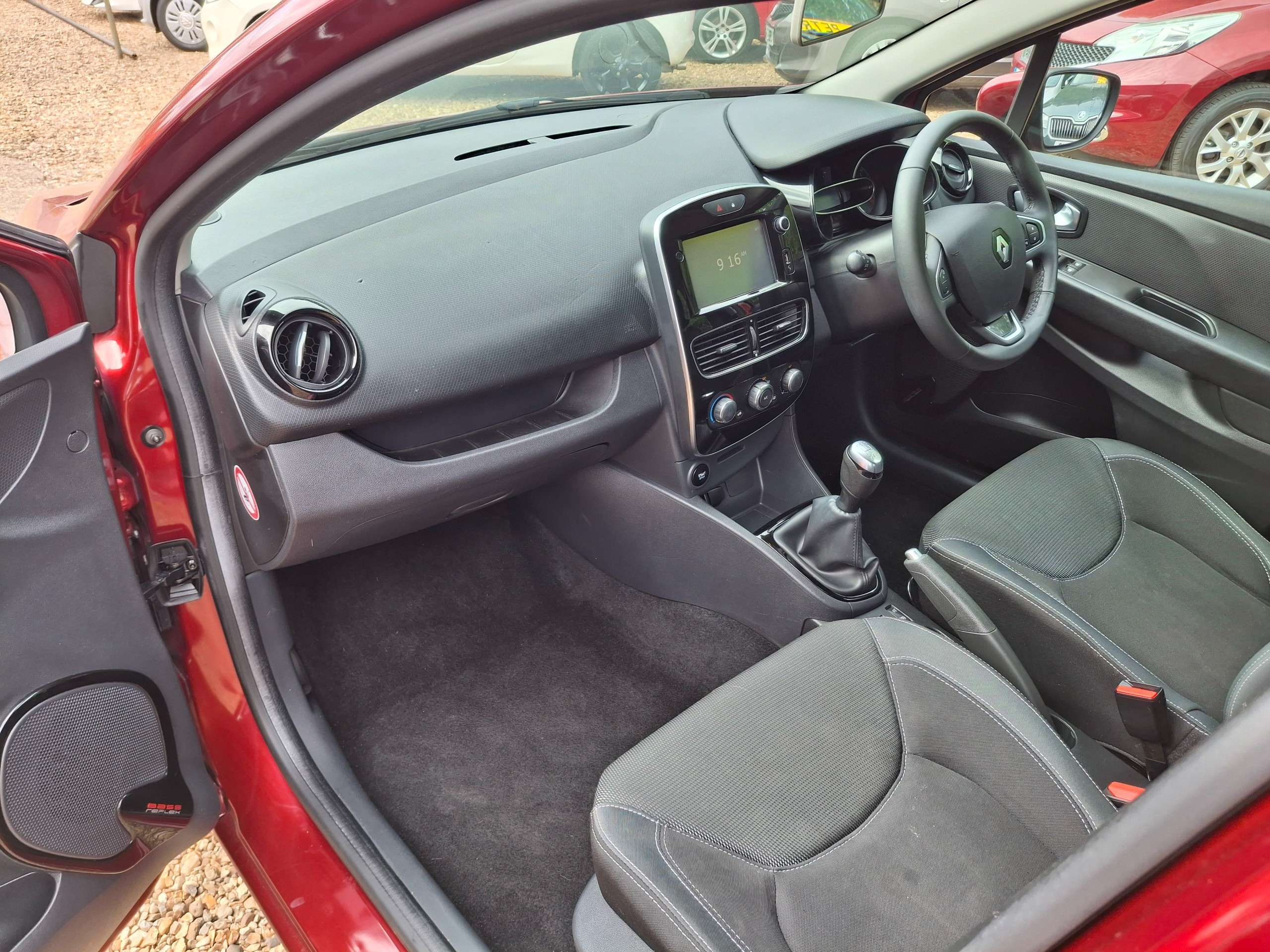 2017 RENAULT CLIO 2017 RENAULT CLIO