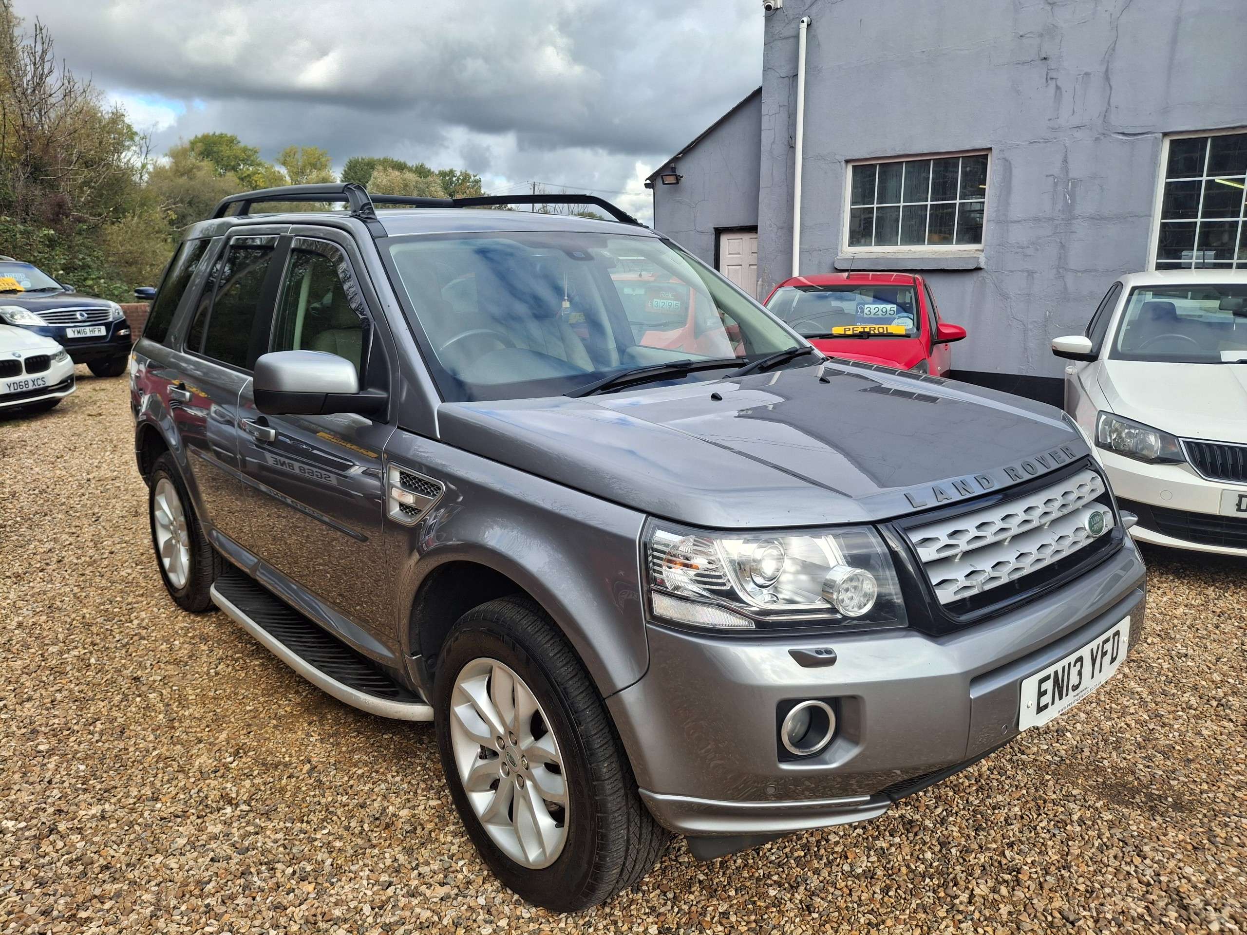 A 2013 LAND ROVER FREELANDER 2 2.2 SD4 HSE SUV 5dr Diesel CommandShift 4WD Euro 5 (190 ps) A 2013 LAND ROVER FREELANDER 2 2.2 SD4 HSE SUV 5dr Diesel CommandShift 4WD Euro 5 (190 ps)