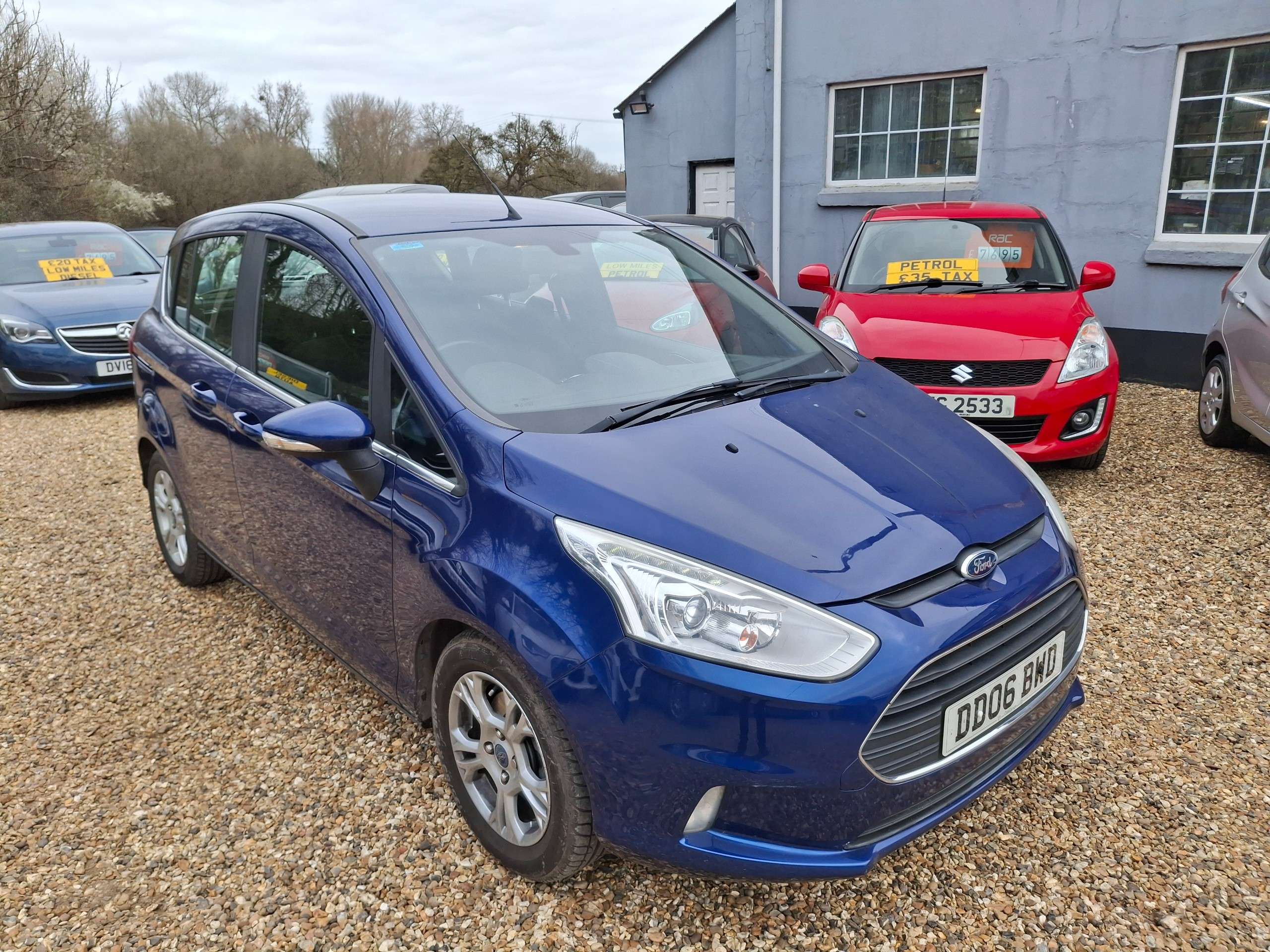 A 2016 FORD B-MAX 1.6 Zetec MPV 5dr Petrol Powershift Euro 5 (105 ps) A 2016 FORD B-MAX 1.6 Zetec MPV 5dr Petrol Powershift Euro 5 (105 ps)
