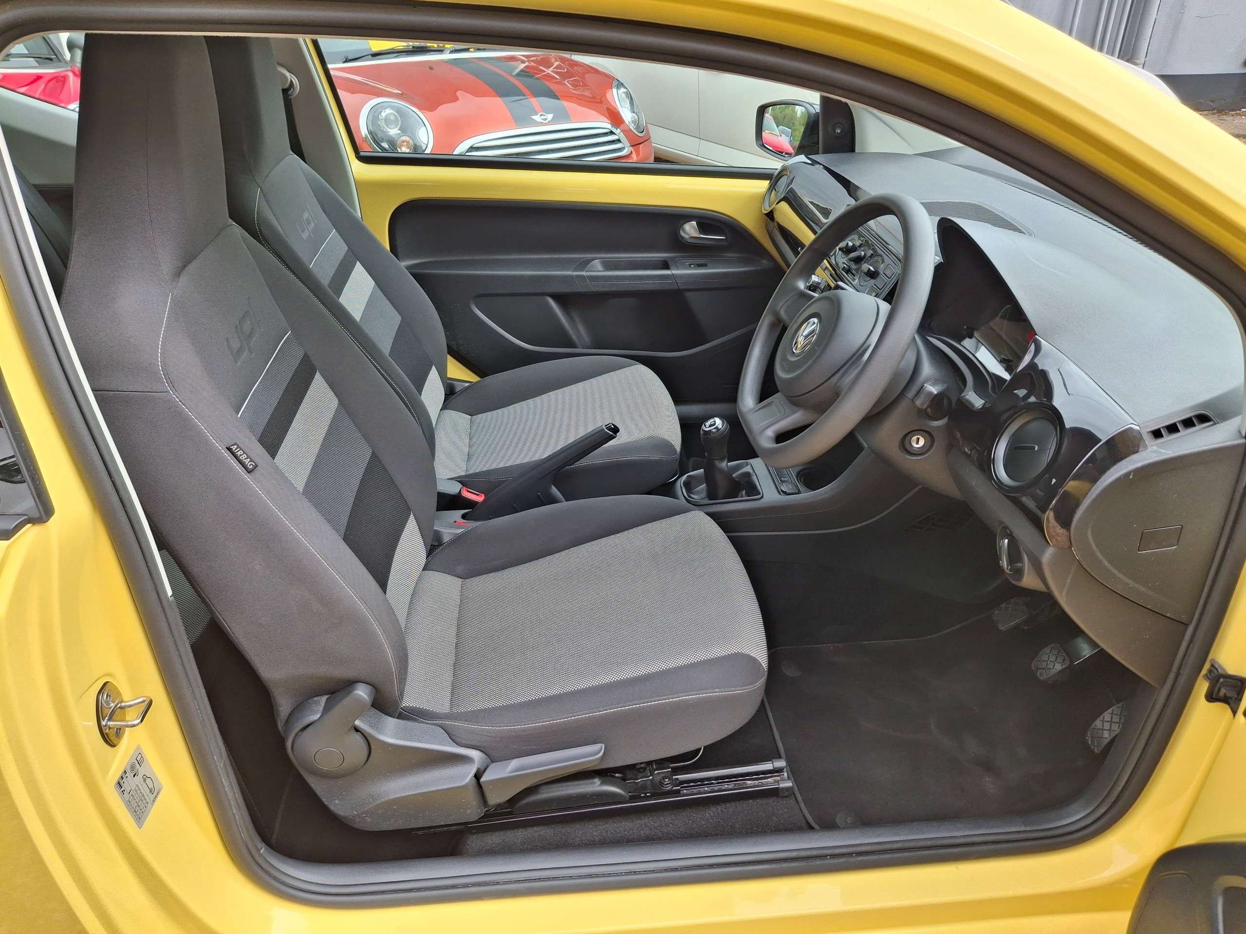 2016 VOLKSWAGEN UP! 2016 VOLKSWAGEN UP!