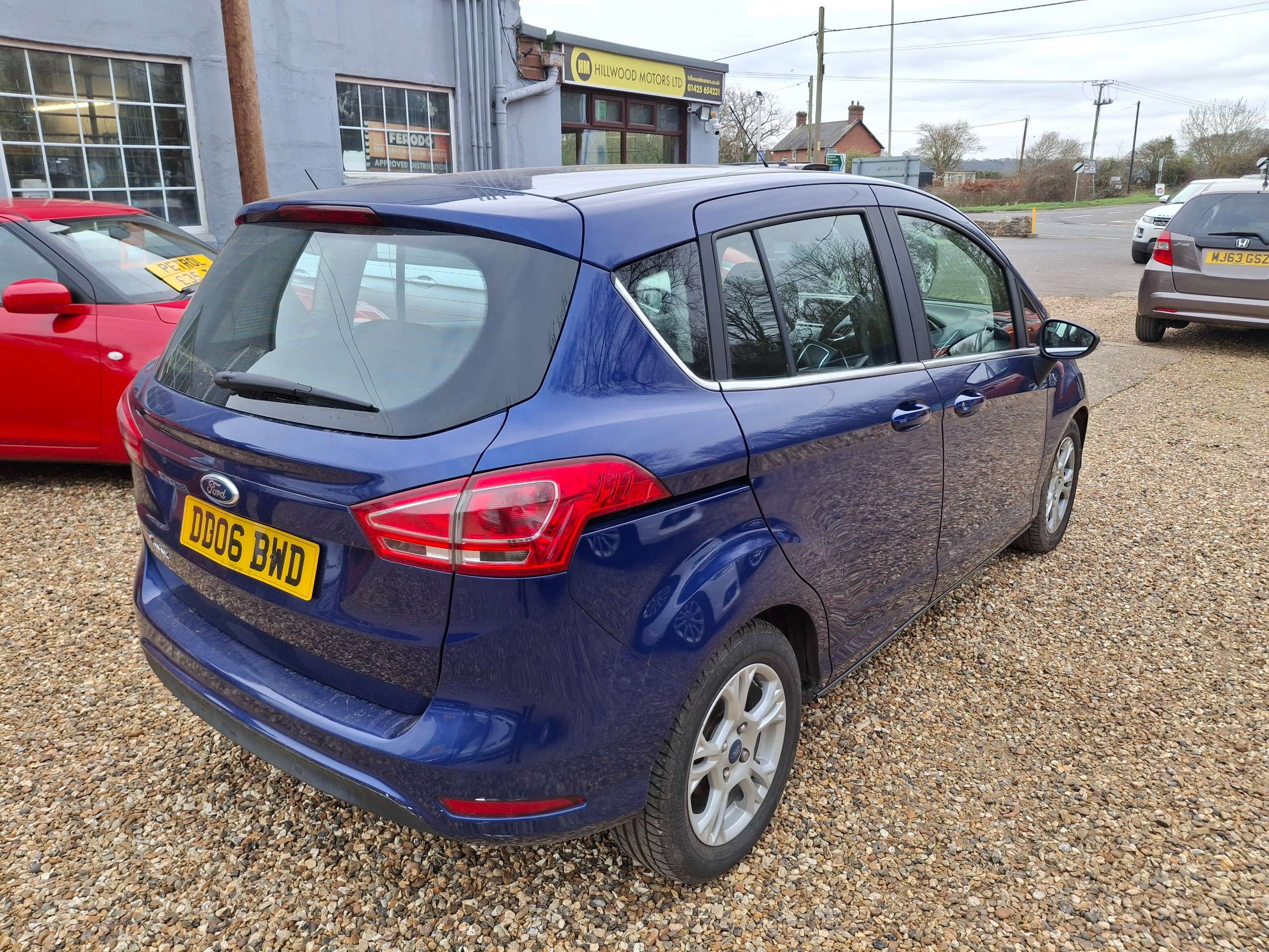 A 2016 FORD B-MAX 1.6 Zetec MPV 5dr Petrol Powershift Euro 5 (105 ps) A 2016 FORD B-MAX 1.6 Zetec MPV 5dr Petrol Powershift Euro 5 (105 ps)