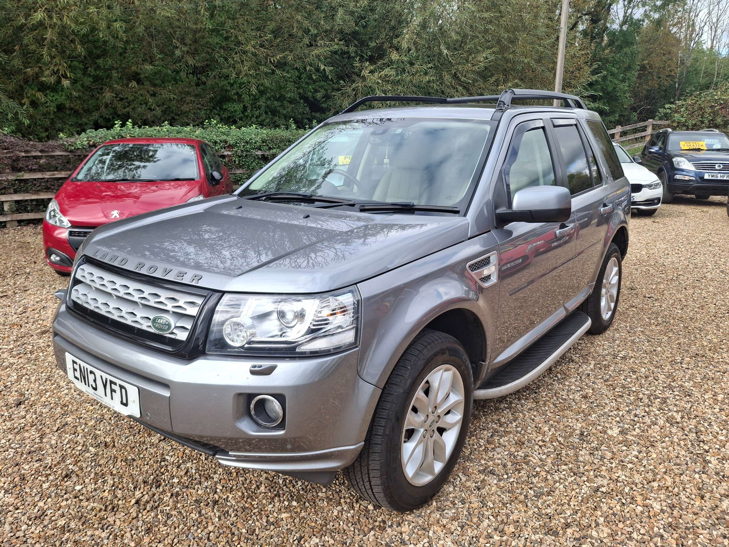 A 2013 LAND ROVER FREELANDER 2 2.2 SD4 HSE SUV 5dr Diesel CommandShift 4WD Euro 5 (190 ps) A 2013 LAND ROVER FREELANDER 2 2.2 SD4 HSE SUV 5dr Diesel CommandShift 4WD Euro 5 (190 ps)