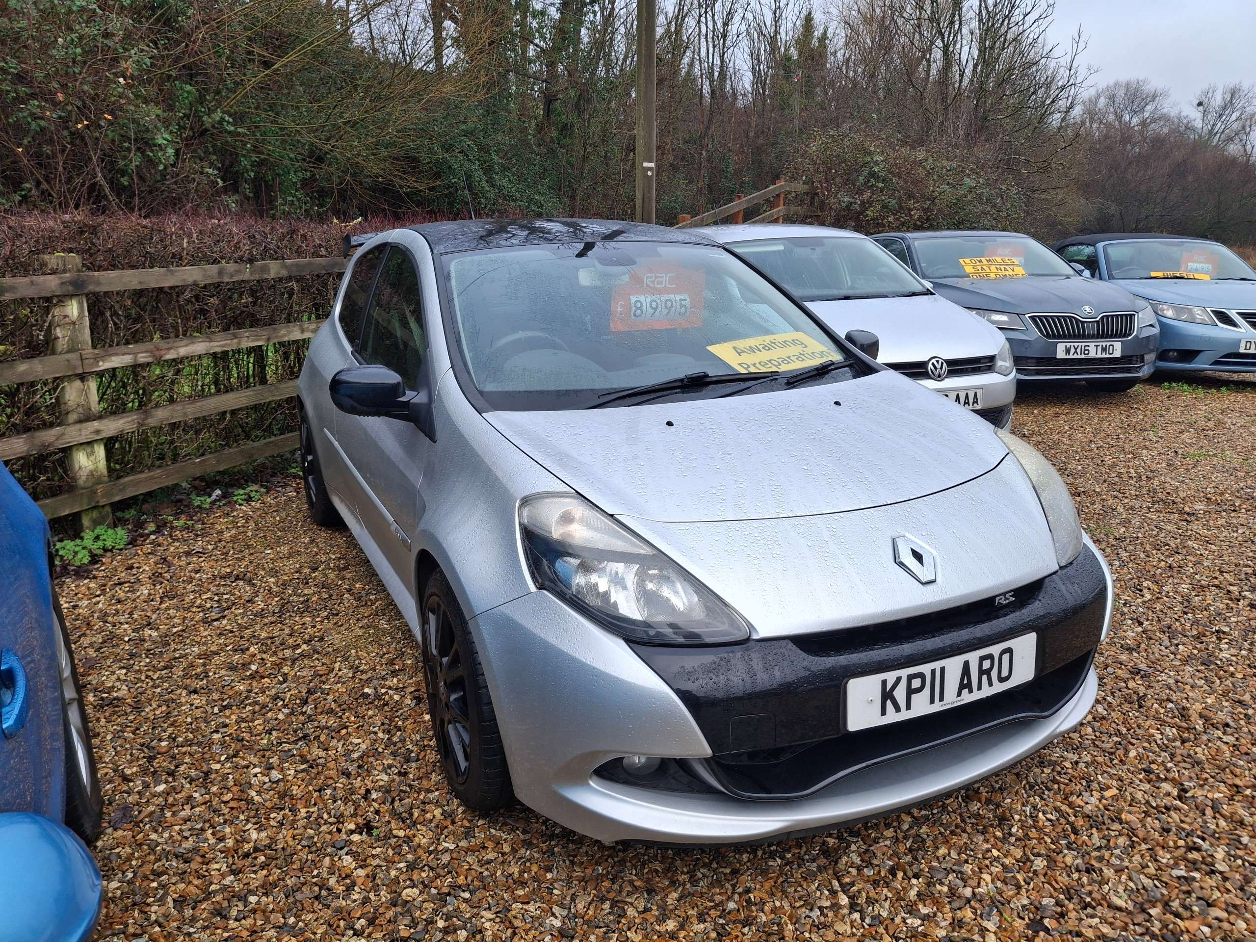 A 2011 RENAULT CLIO 2.0 Renaultsport Silverstone GP Hatchback 3dr Petrol Manual Euro 5 (200 ps) A 2011 RENAULT CLIO 2.0 Renaultsport Silverstone GP Hatchback 3dr Petrol Manual Euro 5 (200 ps)
