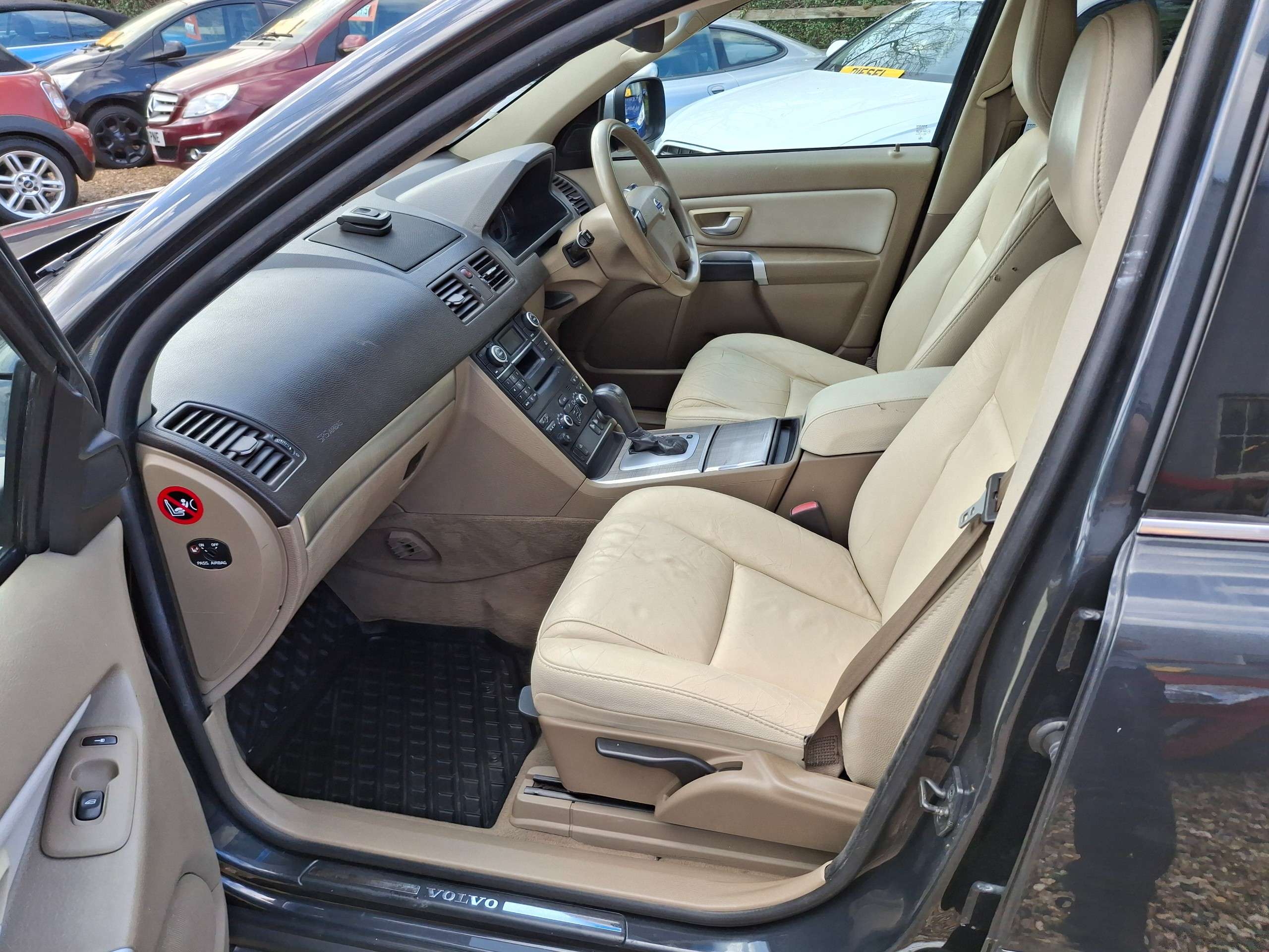 2010 VOLVO XC90 2010 VOLVO XC90