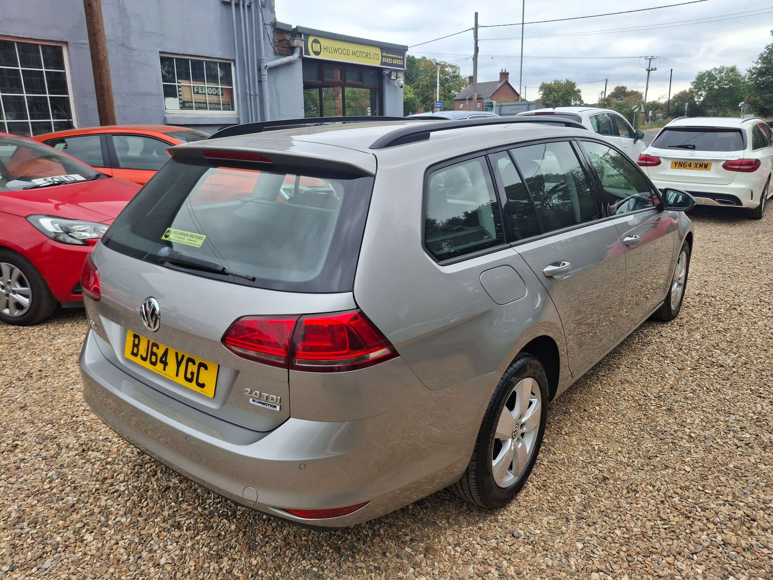 A 2014 VOLKSWAGEN GOLF 2.0 TDI BlueMotion Tech SE Estate 5dr Diesel Manual Euro 5 (s/s) (150 ps) A 2014 VOLKSWAGEN GOLF 2.0 TDI BlueMotion Tech SE Estate 5dr Diesel Manual Euro 5 (s/s) (150 ps)