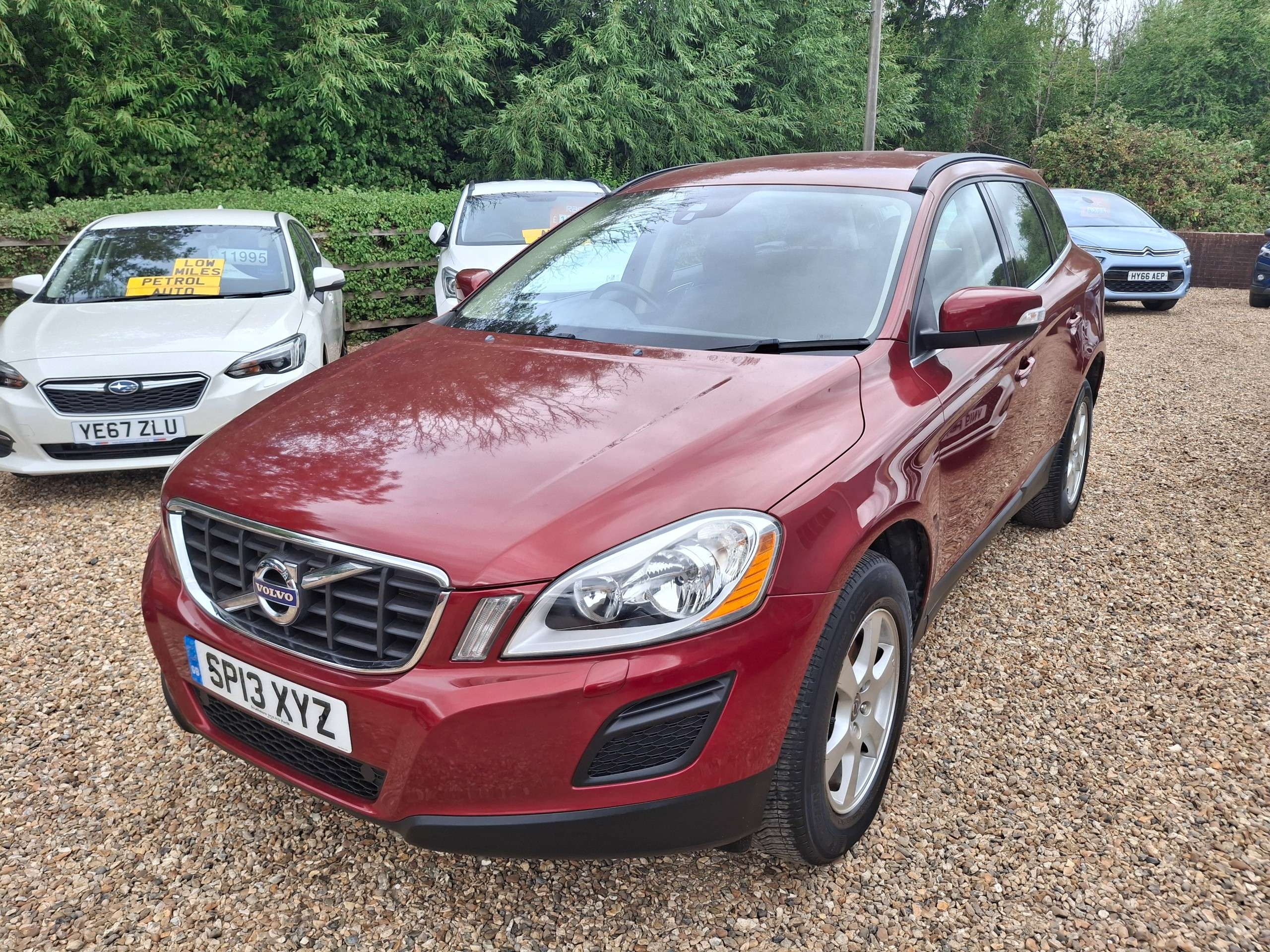 A 2013 VOLVO XC60 2.4 D4 SE SUV 5dr Diesel Manual AWD Euro 5 (s/s) (163 ps) A 2013 VOLVO XC60 2.4 D4 SE SUV 5dr Diesel Manual AWD Euro 5 (s/s) (163 ps)