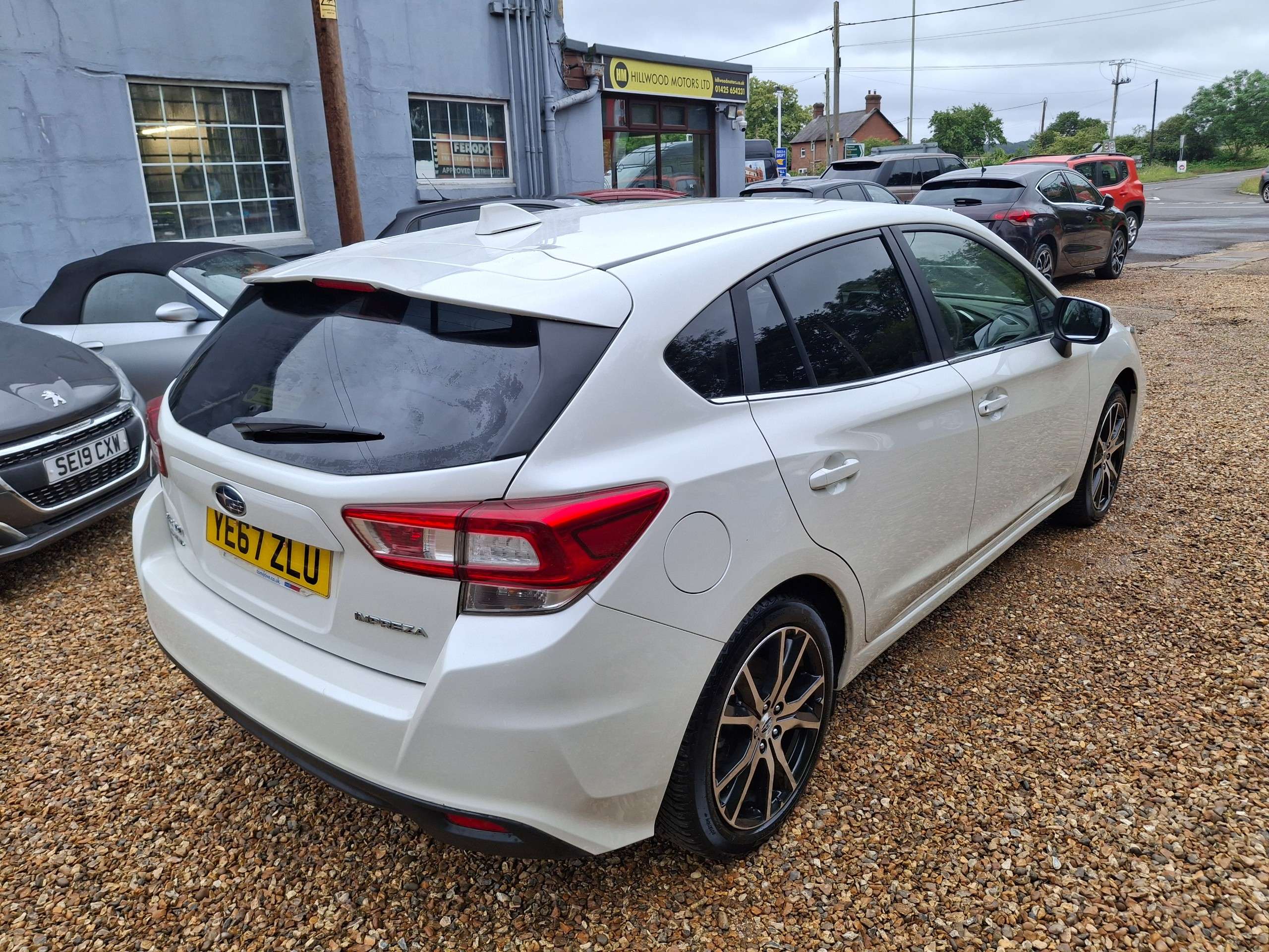 A 2017 SUBARU IMPREZA 1.6i SE Hatchback 5dr Petrol Lineartronic 4WD Euro 6 (s/s) (114 ps) A 2017 SUBARU IMPREZA 1.6i SE Hatchback 5dr Petrol Lineartronic 4WD Euro 6 (s/s) (114 ps)