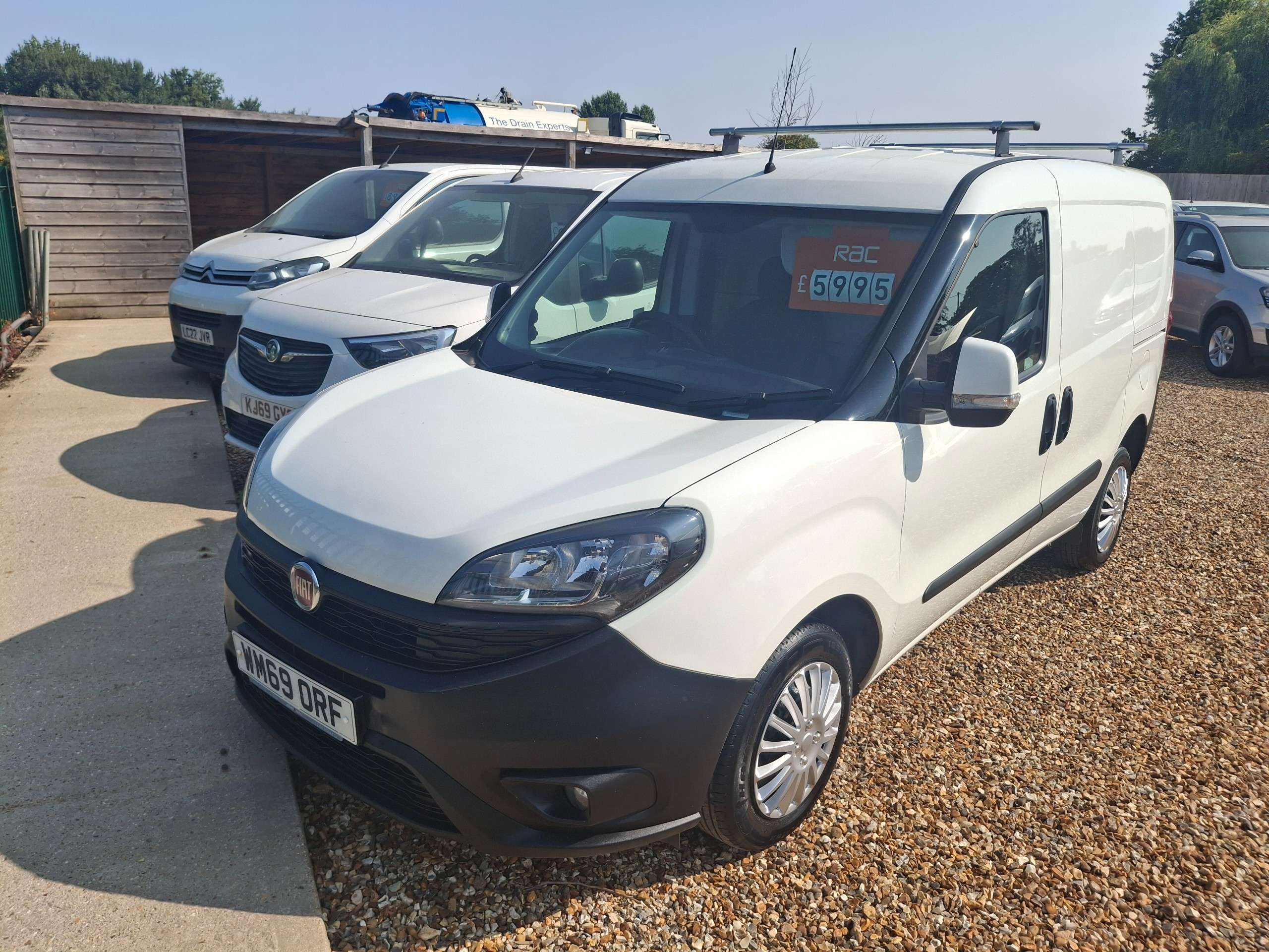 A 2020 FIAT DOBLO 1.3 MultiJetII Tecnico Panel Van 4dr Diesel Manual L1 H1 Euro 6 (s/s) (95 bhp) A 2020 FIAT DOBLO 1.3 MultiJetII Tecnico Panel Van 4dr Diesel Manual L1 H1 Euro 6 (s/s) (95 bhp)