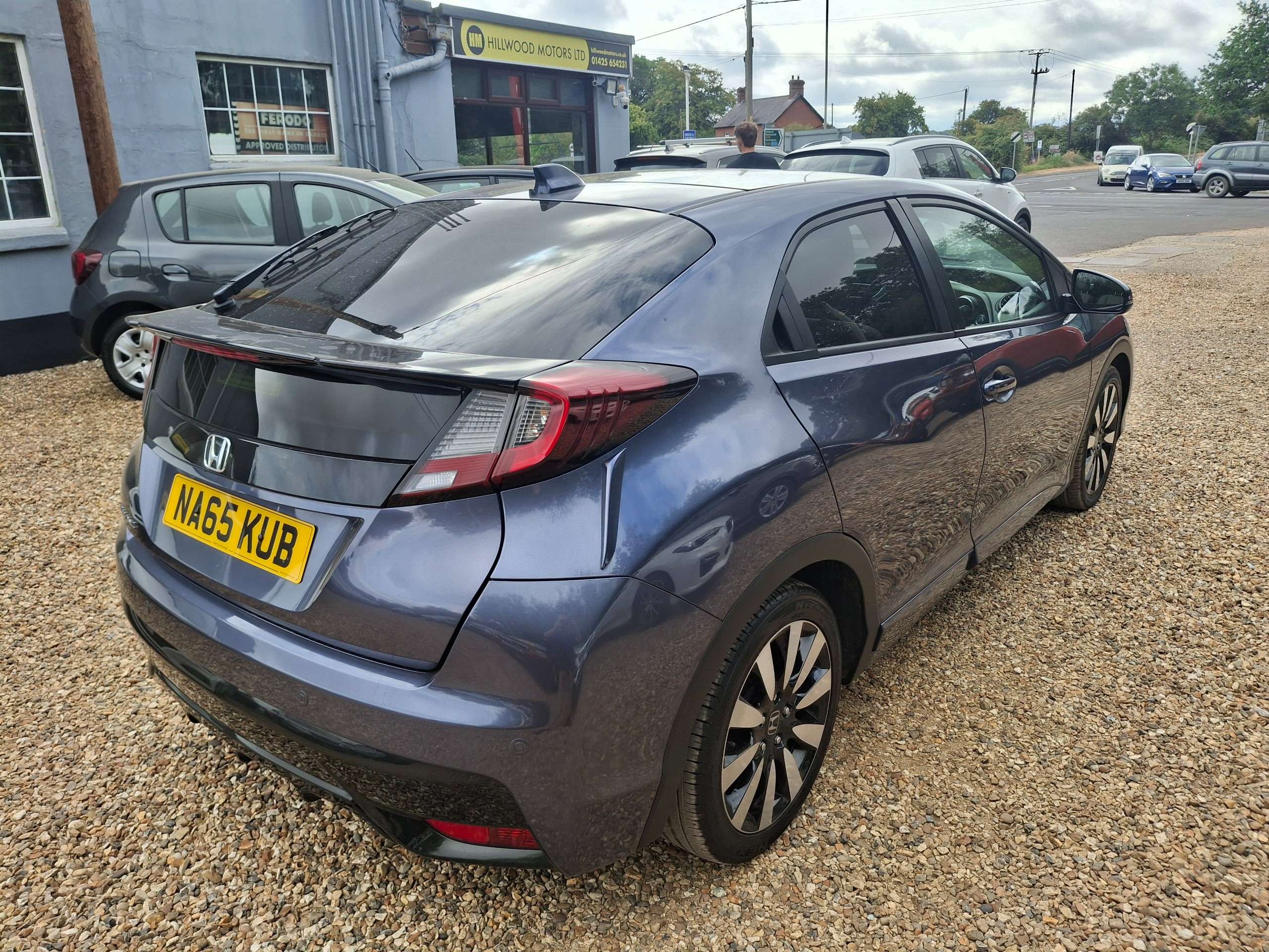 A 2015 HONDA CIVIC 1.8 i-VTEC SR Hatchback 5dr Petrol Manual Euro 6 (s/s) (142 ps) A 2015 HONDA CIVIC 1.8 i-VTEC SR Hatchback 5dr Petrol Manual Euro 6 (s/s) (142 ps)