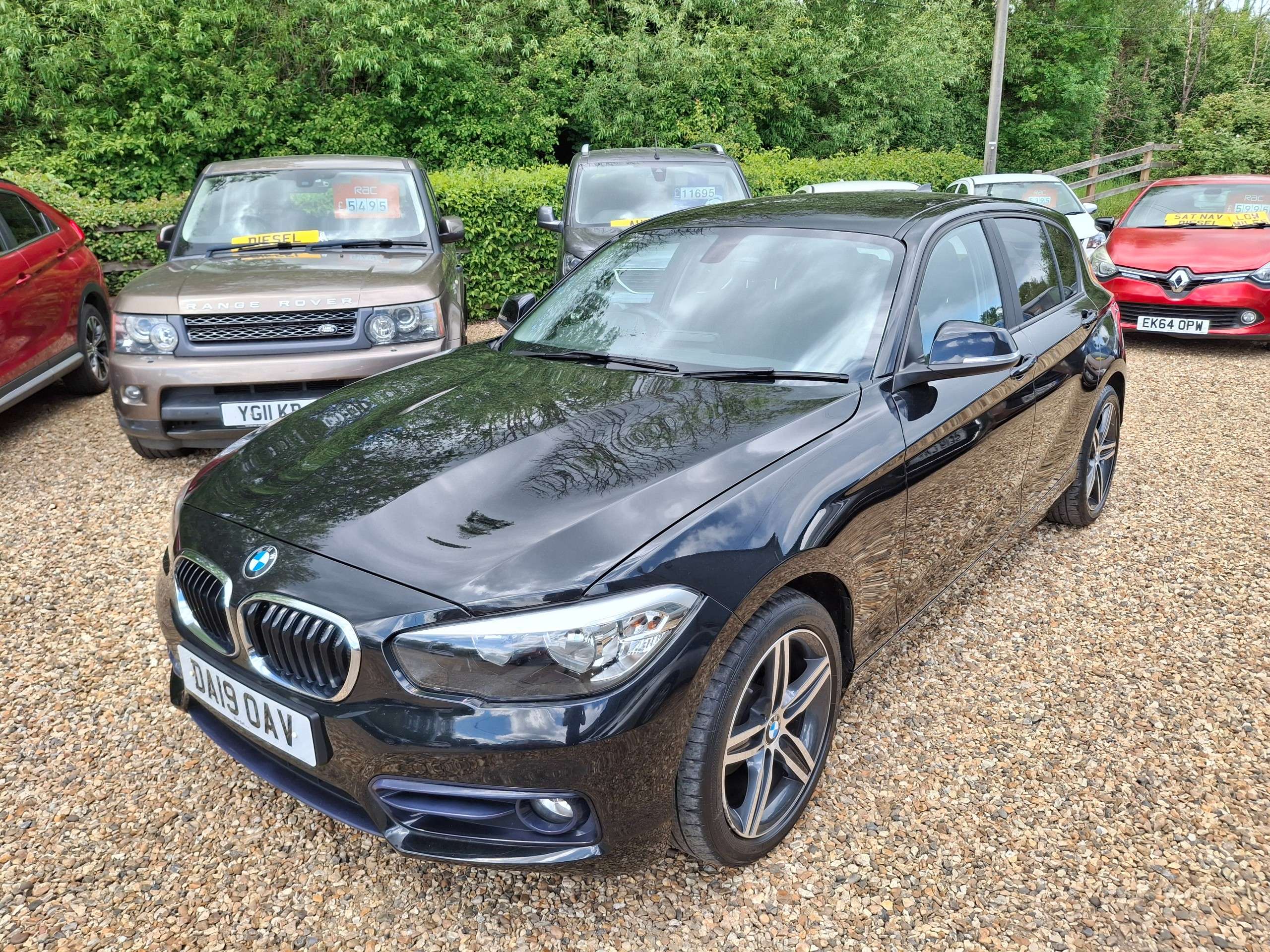 A 2019 BMW 1 SERIES 1.5 118i Sport Hatchback 5dr Petrol Manual Euro 6 (s/s) (136 ps) A 2019 BMW 1 SERIES 1.5 118i Sport Hatchback 5dr Petrol Manual Euro 6 (s/s) (136 ps)