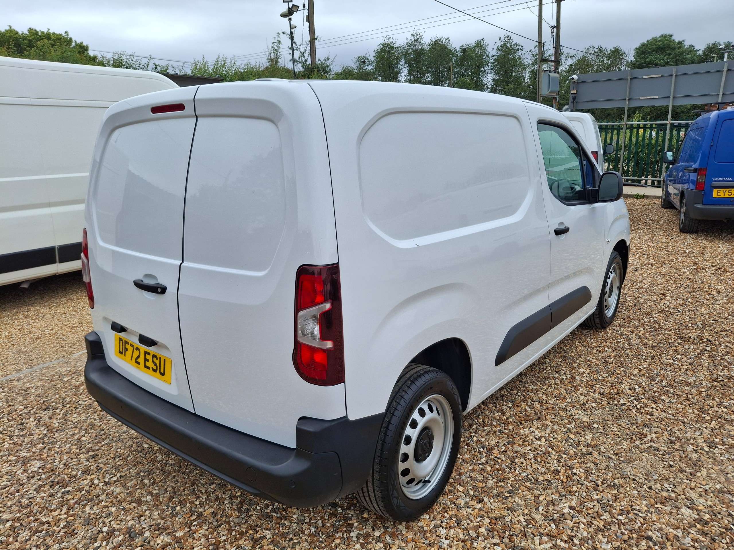 A 2022 VAUXHALL COMBO 1.5 Turbo D 2300 Prime Panel Van 5dr Diesel Manual L1 H1 Euro 6 (s/s) (100 ps) A 2022 VAUXHALL COMBO 1.5 Turbo D 2300 Prime Panel Van 5dr Diesel Manual L1 H1 Euro 6 (s/s) (100 ps)