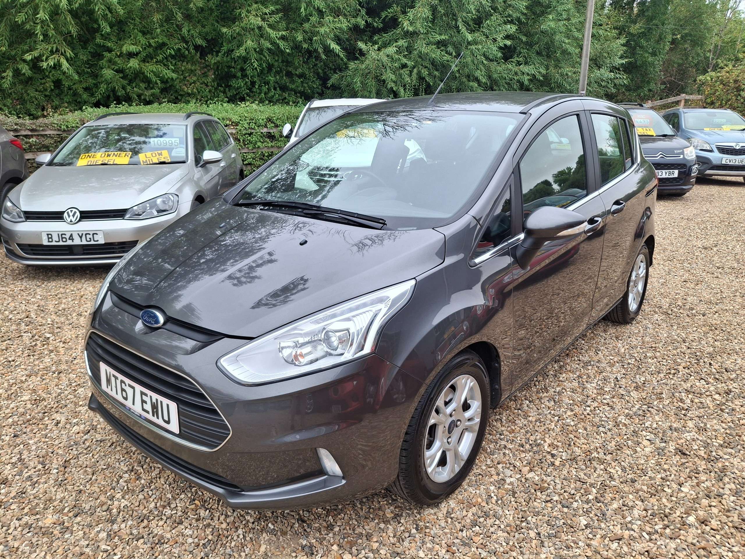 A 2017 FORD B-MAX 1.0T EcoBoost Zetec Navigator MPV 5dr Petrol Manual Euro 6 (100 ps) A 2017 FORD B-MAX 1.0T EcoBoost Zetec Navigator MPV 5dr Petrol Manual Euro 6 (100 ps)