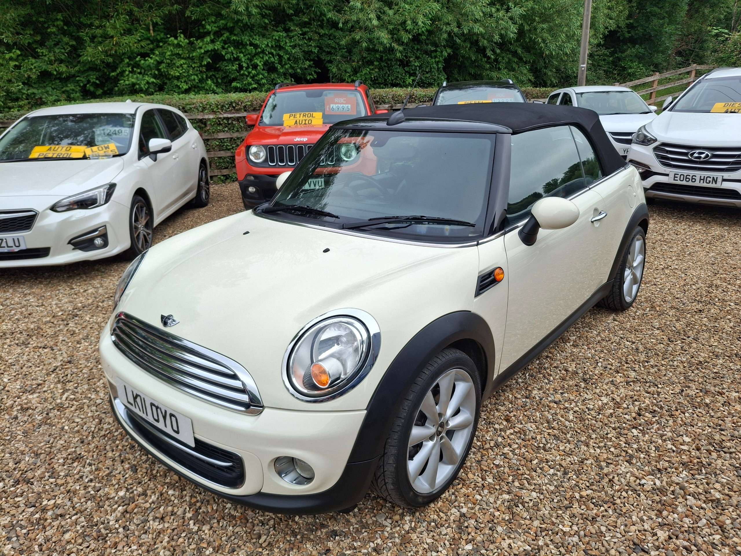 A 2011 MINI CONVERTIBLE 1.6 Cooper Convertible 2dr Petrol Manual Euro 5 (s/s) (122 ps) A 2011 MINI CONVERTIBLE 1.6 Cooper Convertible 2dr Petrol Manual Euro 5 (s/s) (122 ps)