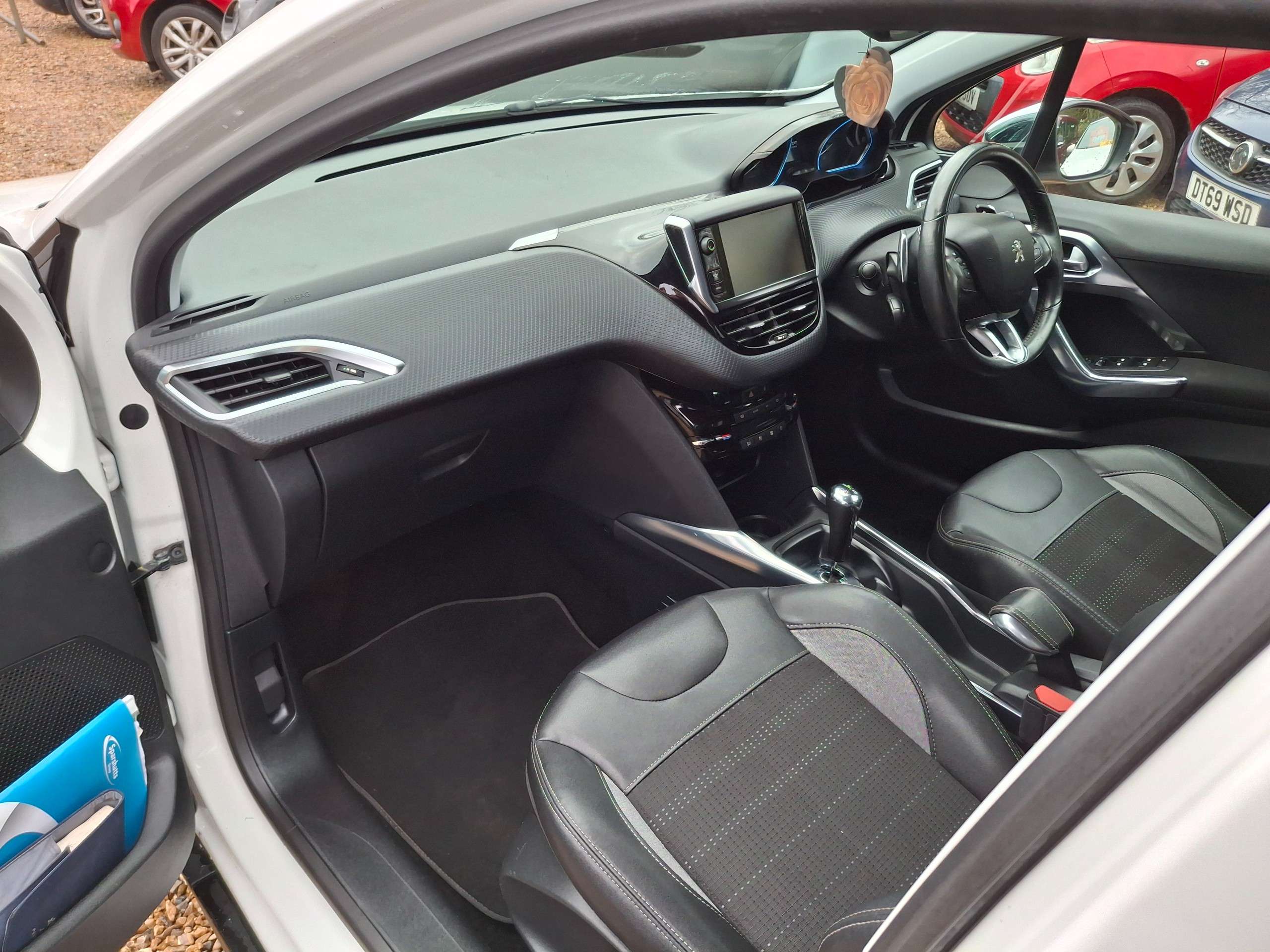 2013 PEUGEOT 2008 2013 PEUGEOT 2008