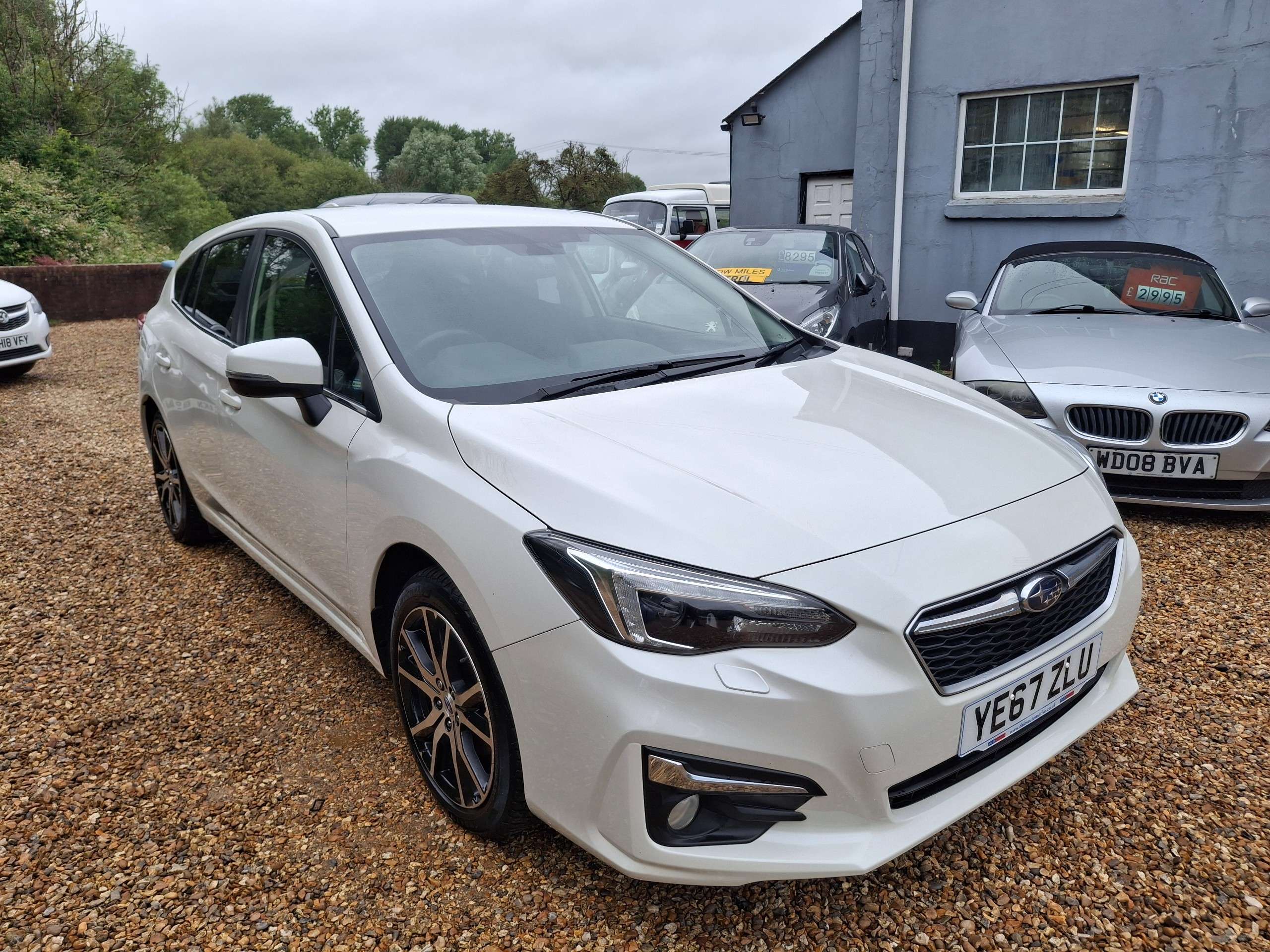 A 2017 SUBARU IMPREZA 1.6i SE Hatchback 5dr Petrol Lineartronic 4WD Euro 6 (s/s) (114 ps) A 2017 SUBARU IMPREZA 1.6i SE Hatchback 5dr Petrol Lineartronic 4WD Euro 6 (s/s) (114 ps)