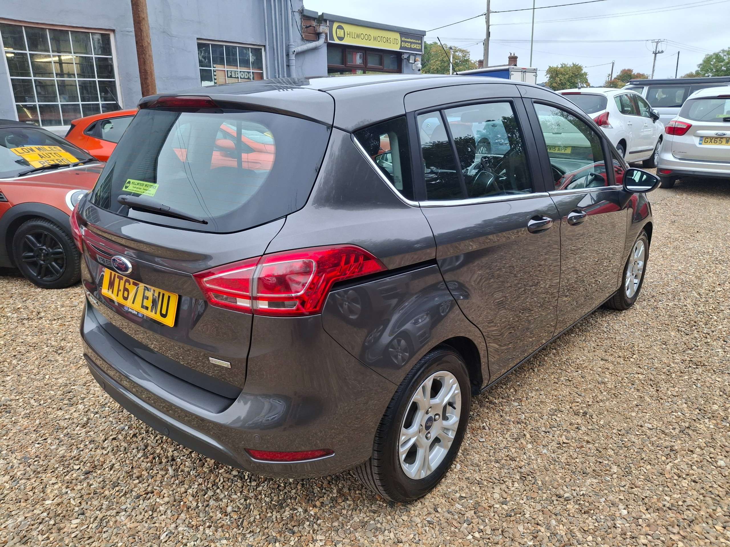 A 2017 FORD B-MAX 1.0T EcoBoost Zetec Navigator MPV 5dr Petrol Manual Euro 6 (100 ps) A 2017 FORD B-MAX 1.0T EcoBoost Zetec Navigator MPV 5dr Petrol Manual Euro 6 (100 ps)