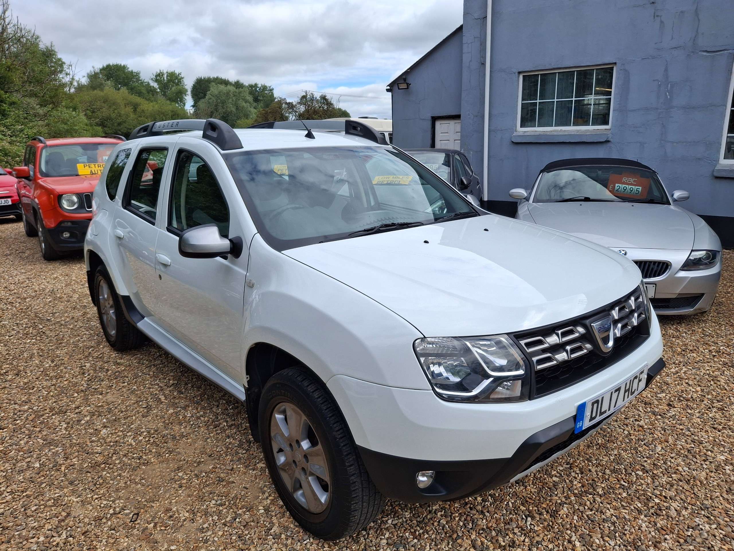 A 2017 DACIA DUSTER 1.5 dCi Laureate SUV 5dr Diesel Manual Euro 6 (s/s) (110 ps) A 2017 DACIA DUSTER 1.5 dCi Laureate SUV 5dr Diesel Manual Euro 6 (s/s) (110 ps)