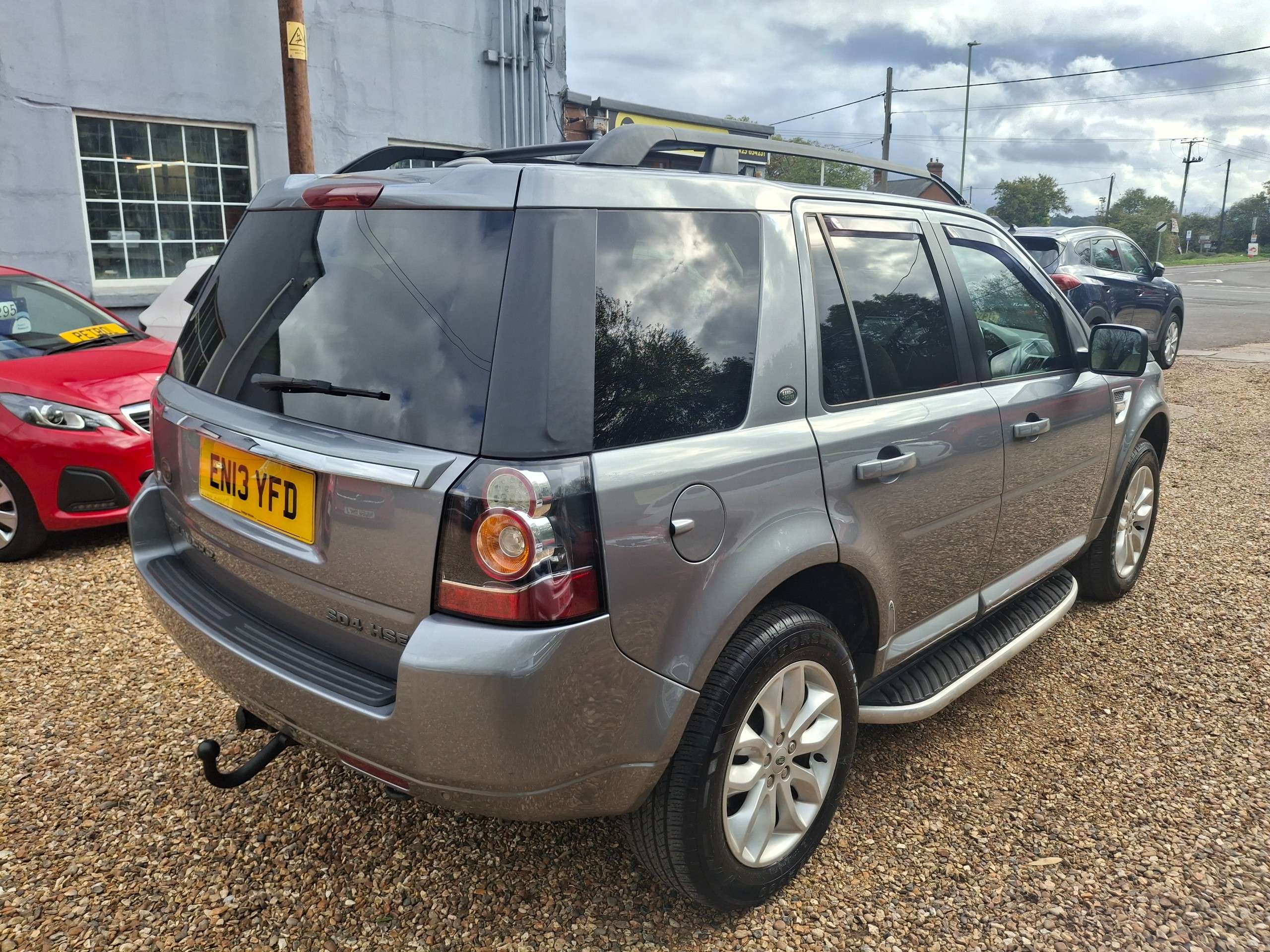 A 2013 LAND ROVER FREELANDER 2 2.2 SD4 HSE SUV 5dr Diesel CommandShift 4WD Euro 5 (190 ps) A 2013 LAND ROVER FREELANDER 2 2.2 SD4 HSE SUV 5dr Diesel CommandShift 4WD Euro 5 (190 ps)