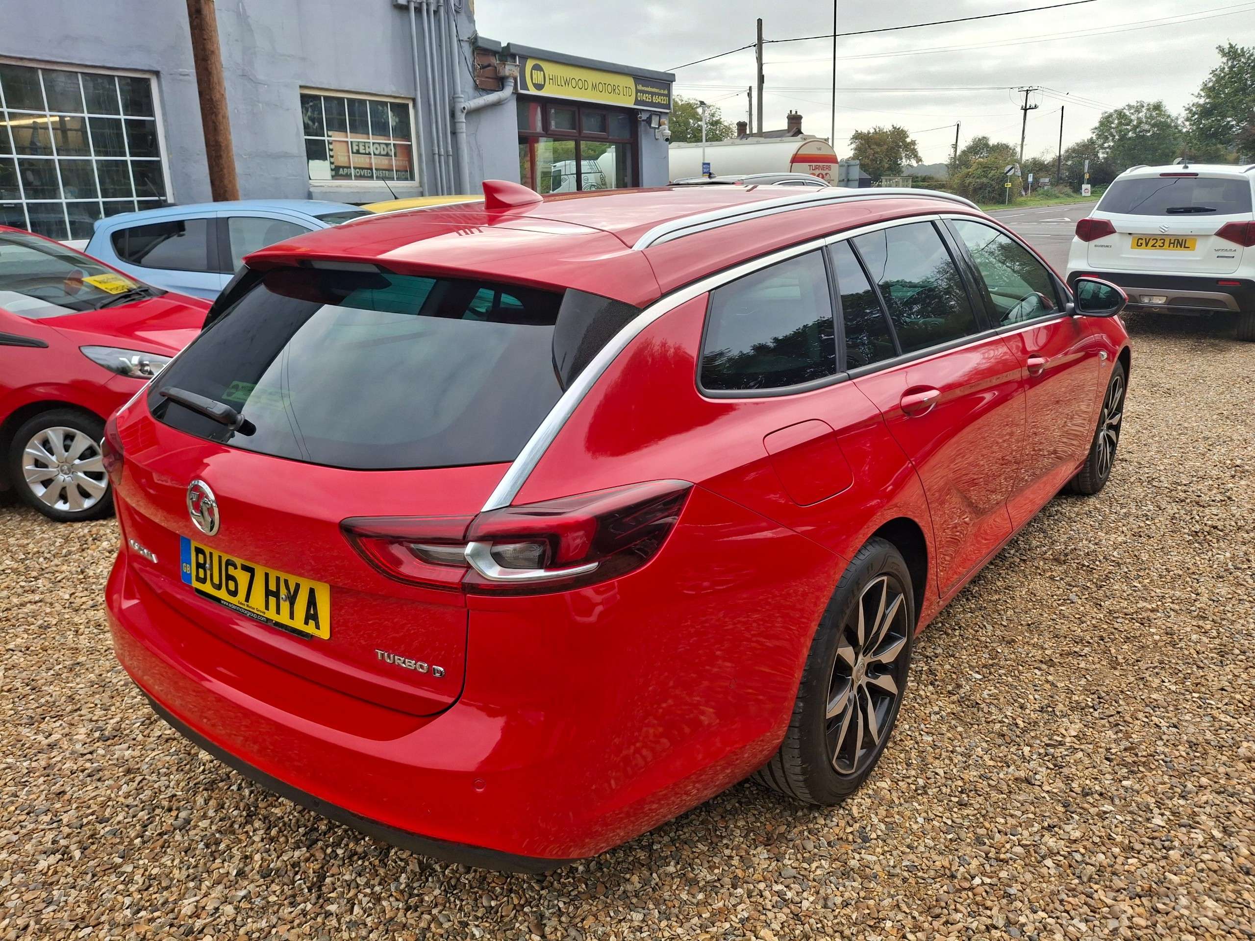 A 2017 VAUXHALL INSIGNIA 2.0 Turbo D BlueInjection SRi Nav Sports Tourer 5dr Diesel Manual Euro 6 (s/s) (170 ps) A 2017 VAUXHALL INSIGNIA 2.0 Turbo D BlueInjection SRi Nav Sports Tourer 5dr Diesel Manual Euro 6 (s/s) (170 ps)