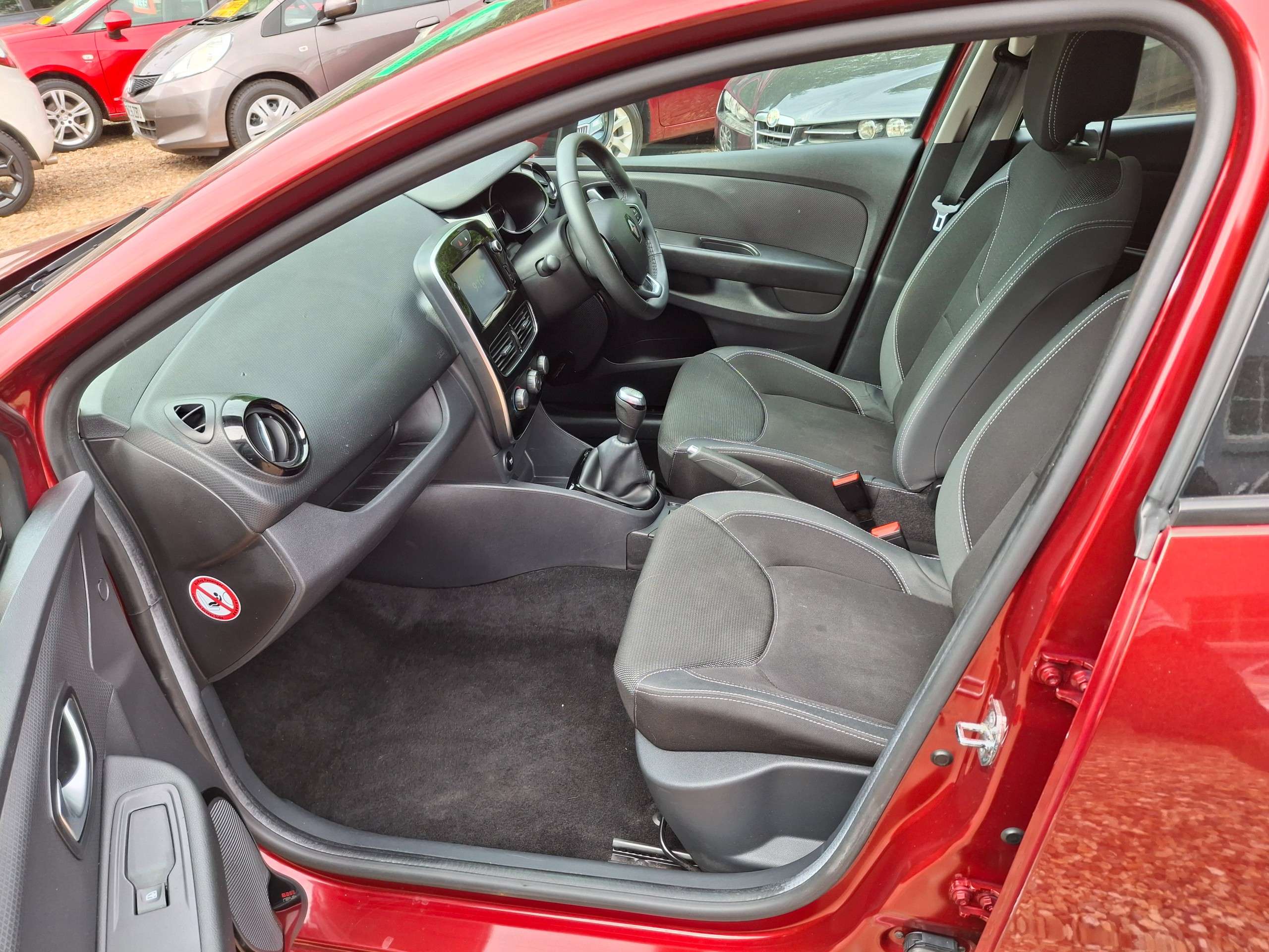 2017 RENAULT CLIO 2017 RENAULT CLIO