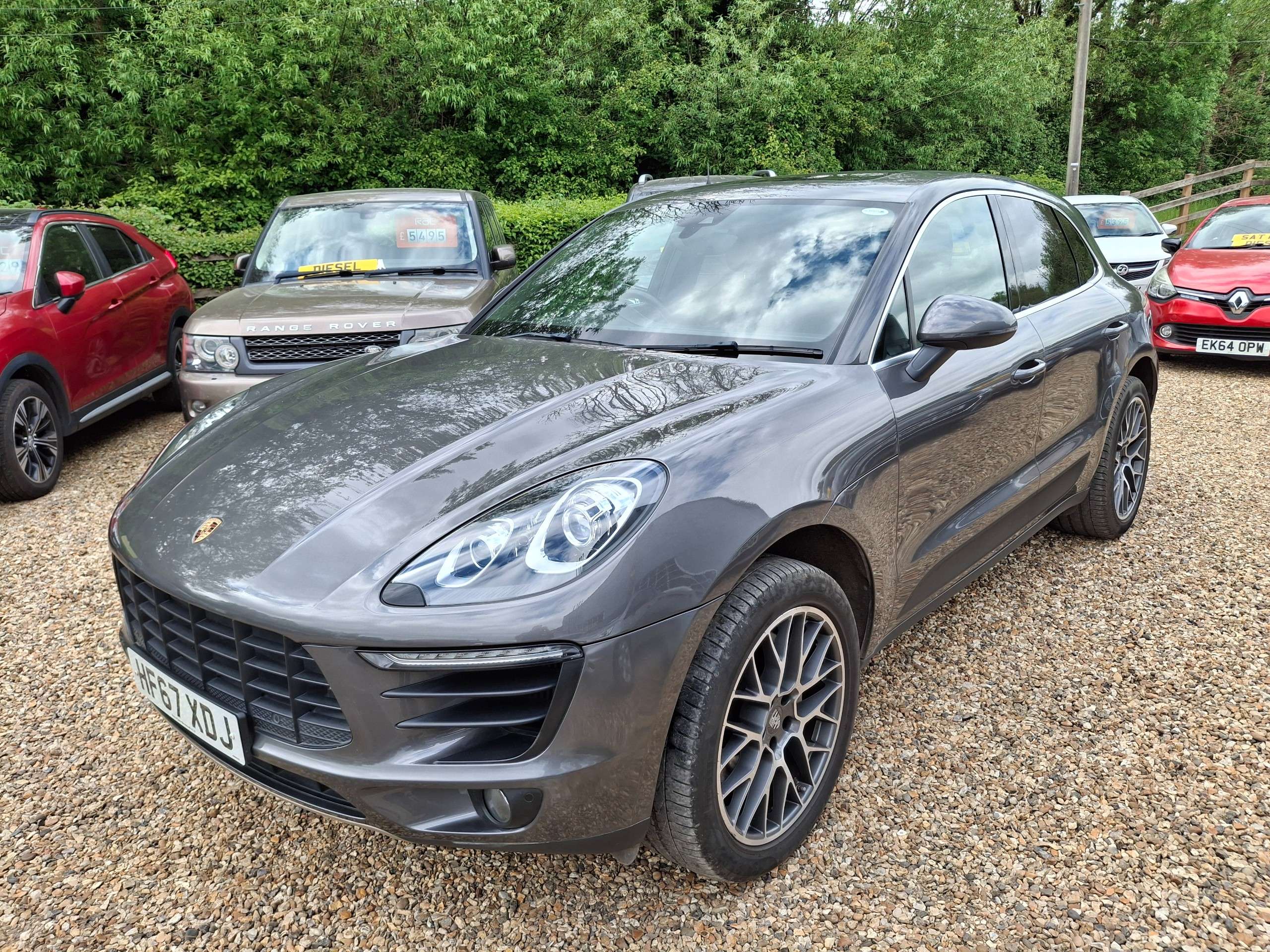 A 2017 PORSCHE MACAN 3.0 V6 S SUV 5dr Petrol PDK 4WD Euro 6 (s/s) (340 ps) A 2017 PORSCHE MACAN 3.0 V6 S SUV 5dr Petrol PDK 4WD Euro 6 (s/s) (340 ps)