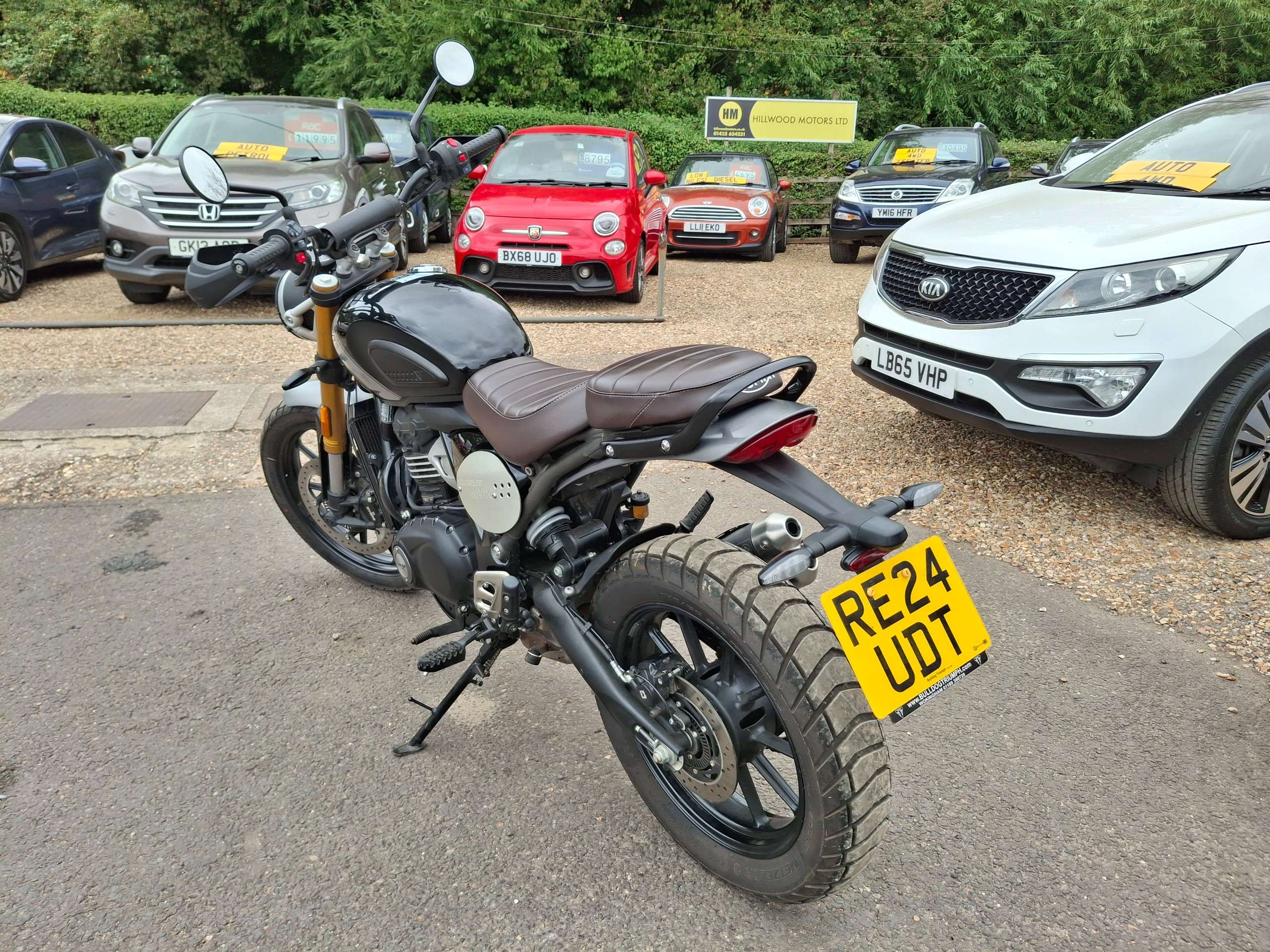 A 2024 TRIUMPH SCRAMBLER 400 Modern Classics Petrol Manual X-ring Euro 5 (40 ps) A 2024 TRIUMPH SCRAMBLER 400 Modern Classics Petrol Manual X-ring Euro 5 (40 ps)