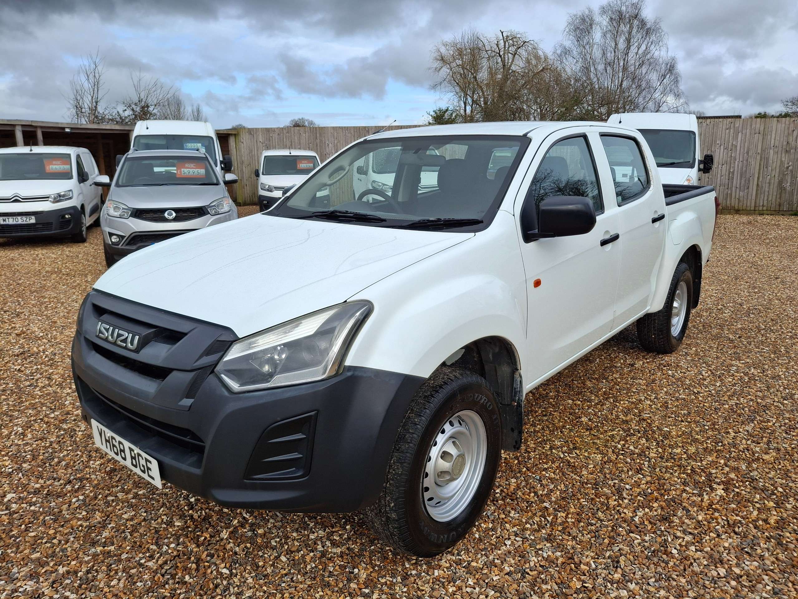 A 2018 ISUZU D-MAX 1.9 TD Utility Pickup Double Cab 4dr Diesel Manual 4WD Euro 6 (164 ps) A 2018 ISUZU D-MAX 1.9 TD Utility Pickup Double Cab 4dr Diesel Manual 4WD Euro 6 (164 ps)