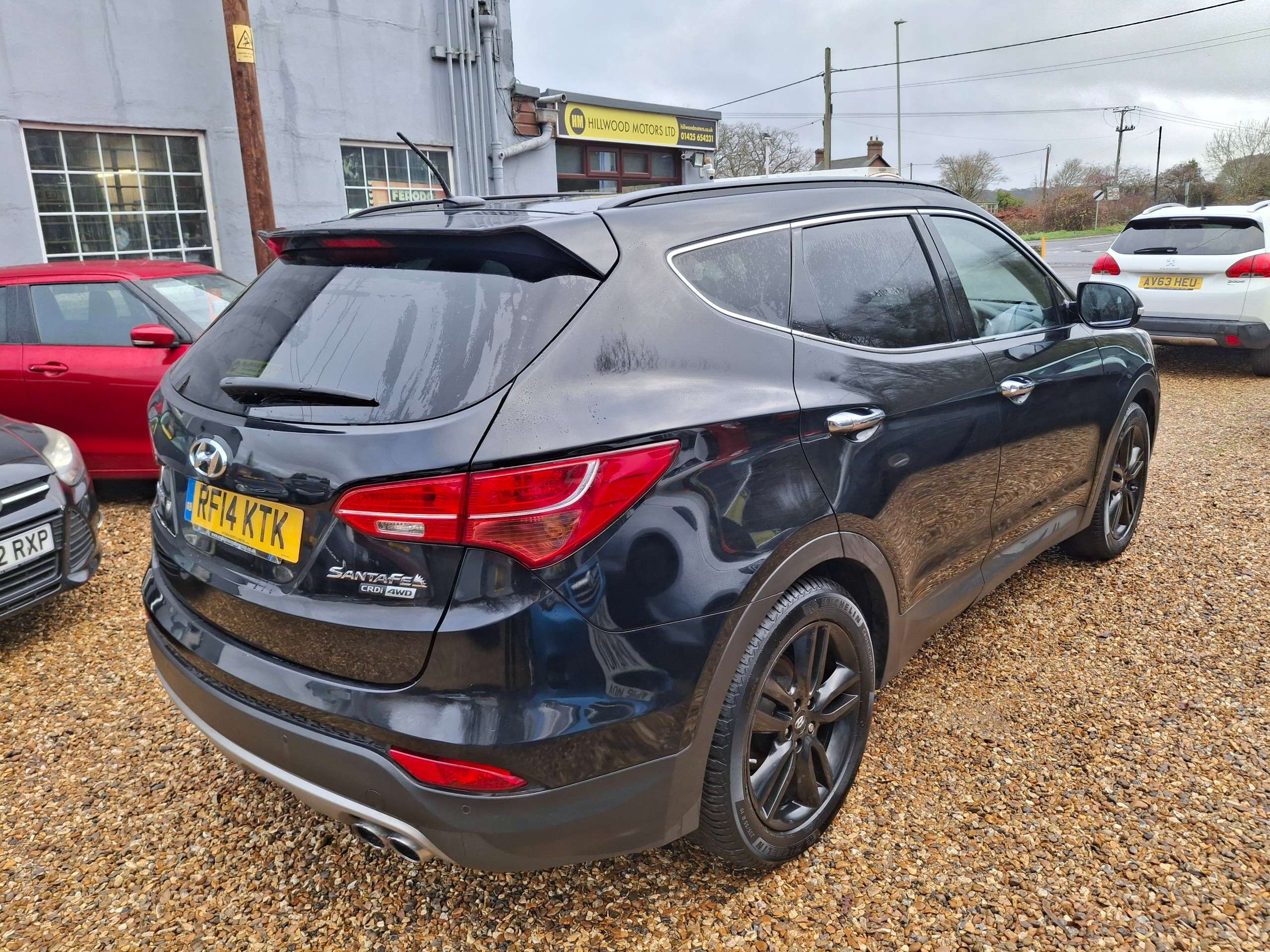 A 2014 HYUNDAI SANTA FE 2.2 CRDi Premium SE SUV 5dr Diesel Auto 4WD Euro 5 (7 seat) (194 bhp) A 2014 HYUNDAI SANTA FE 2.2 CRDi Premium SE SUV 5dr Diesel Auto 4WD Euro 5 (7 seat) (194 bhp)