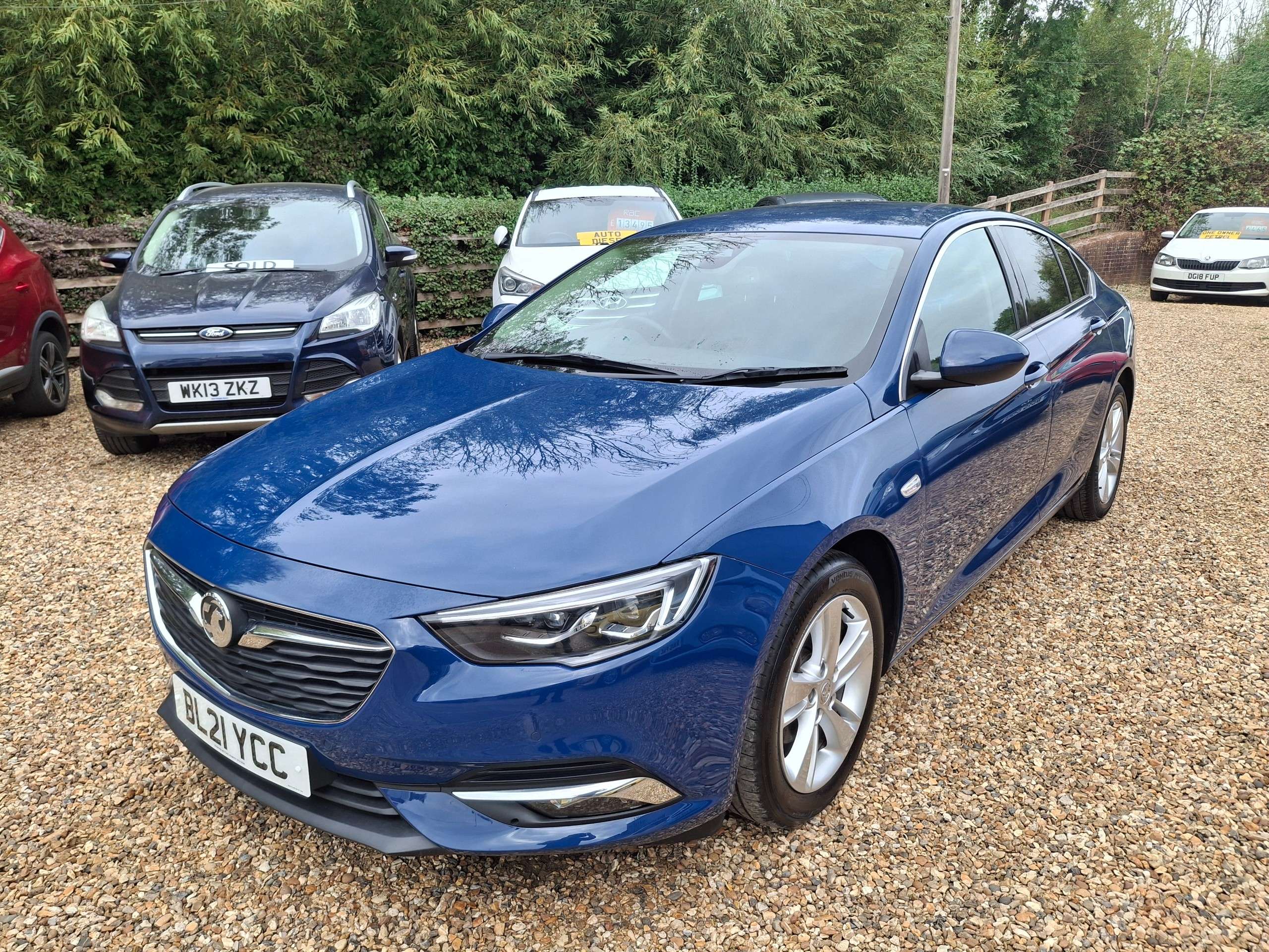 A 2021 VAUXHALL INSIGNIA 1.6 Turbo D BlueInjection Elite Nav Grand Sport 5dr Diesel Manual Euro 6 (s/s) (136 ps) A 2021 VAUXHALL INSIGNIA 1.6 Turbo D BlueInjection Elite Nav Grand Sport 5dr Diesel Manual Euro 6 (s/s) (136 ps)