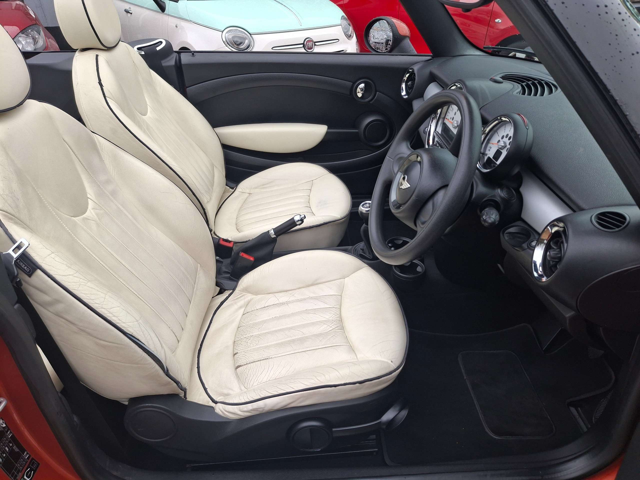 2011 MINI CONVERTIBLE 2011 MINI CONVERTIBLE